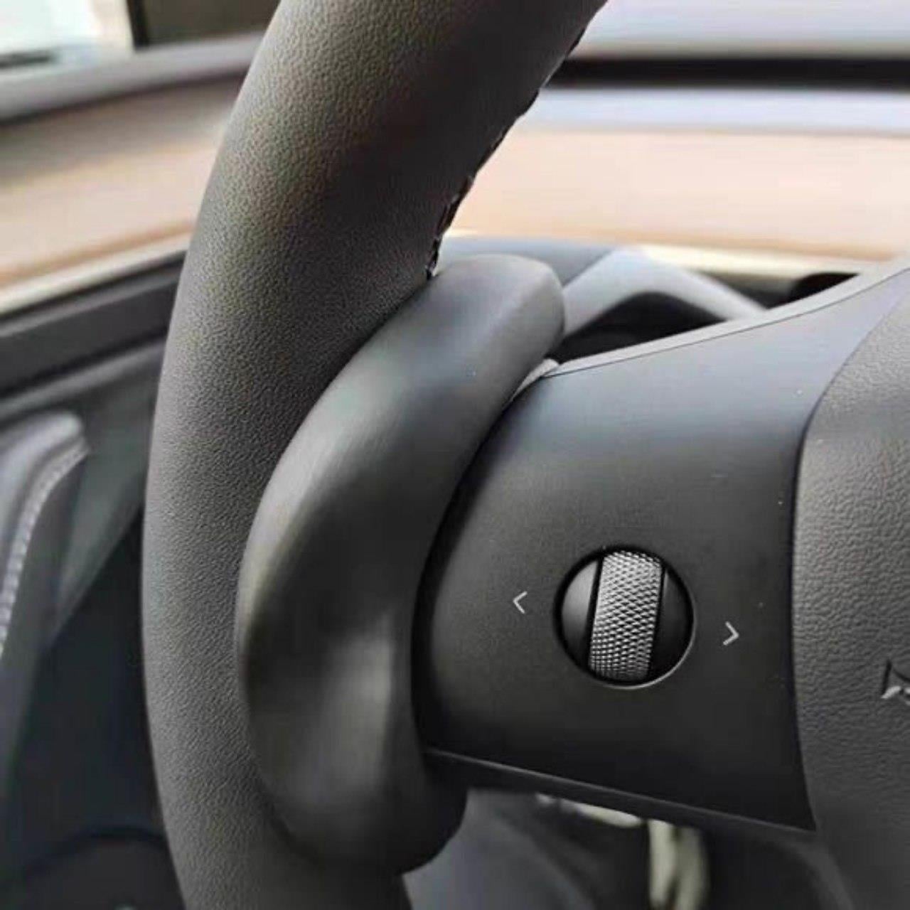 Model Y/3 Otopilot Direksiyon Ağırlığı
