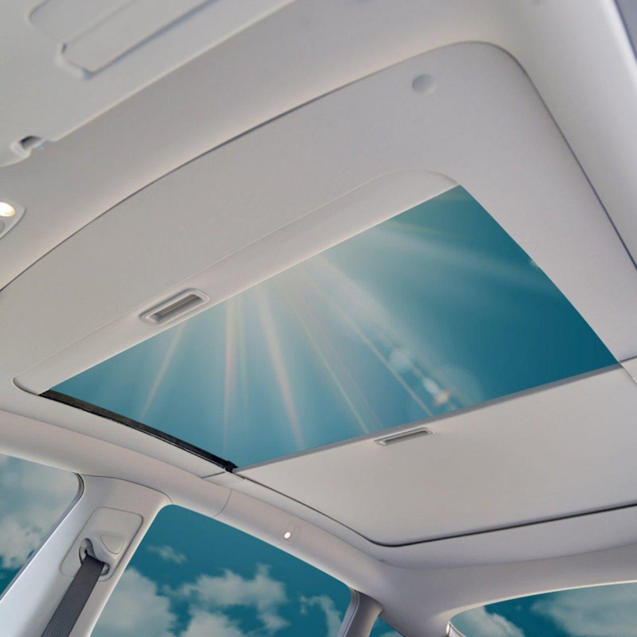 Tesla Model Y Teleskopik Tavan Güneşliği