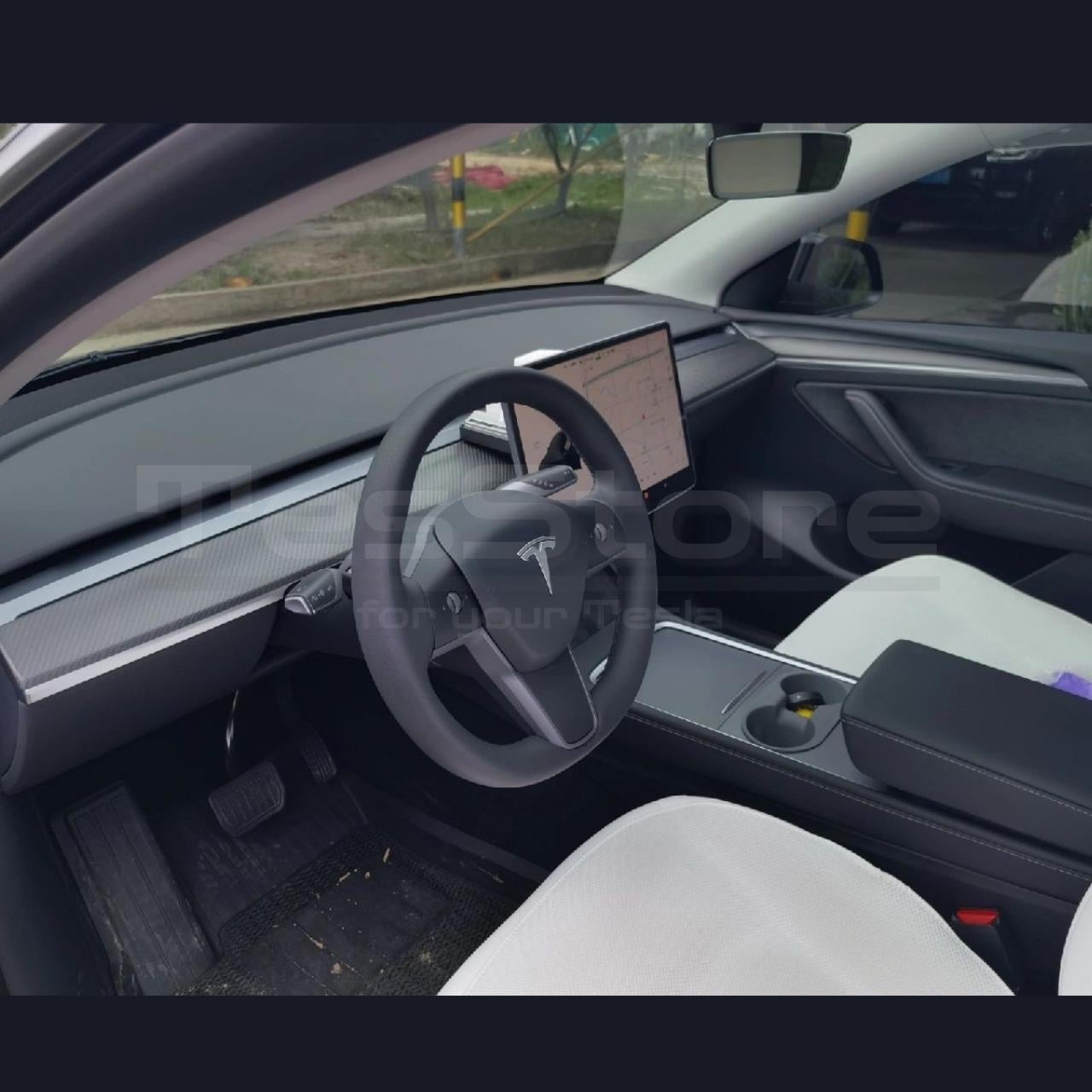 Tesla Model Y/3 Ön Konsol Kaplaması