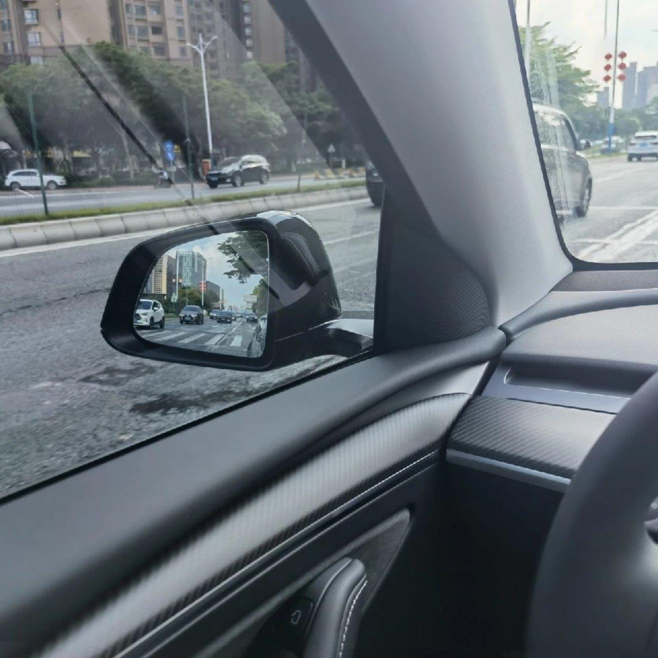 Tesla Model Y/3 Ön Konsol ve Ön Kapı Trim Kaplaması