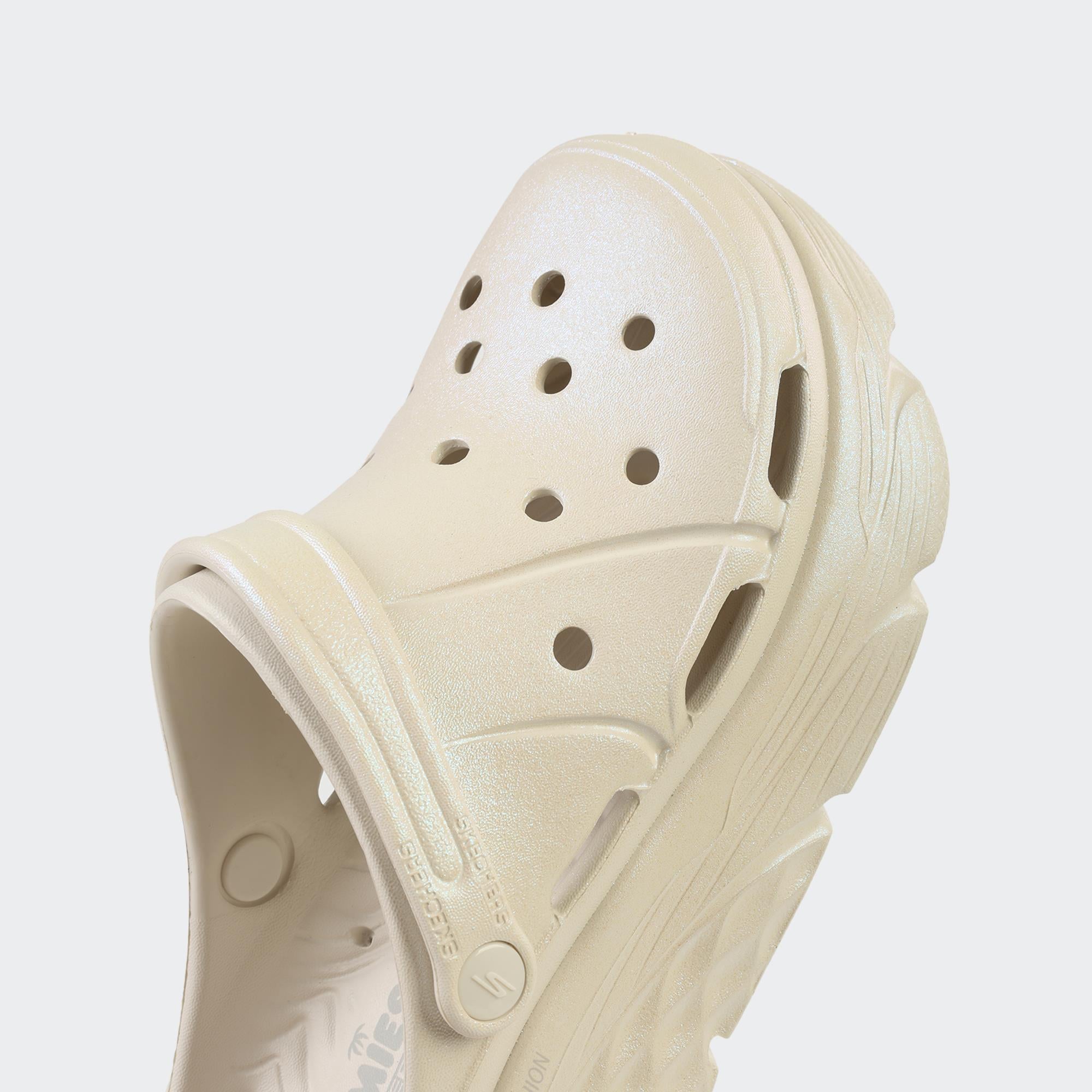 Skechers-Max Cushioning Foamies - Dreamlike-Terlik-111267WHT