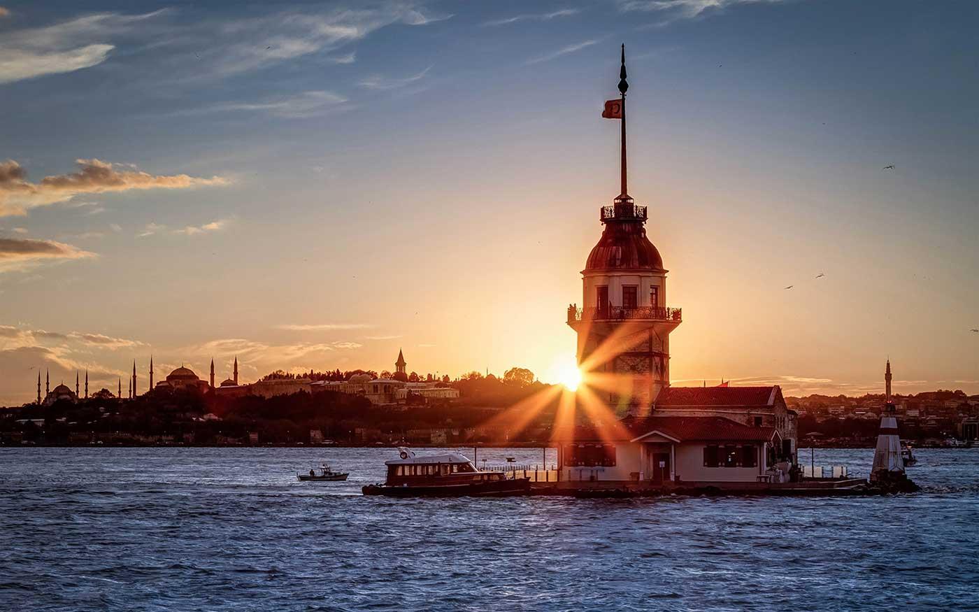 Gün Batımında İstanbul ve Kız Kulesi Kanvas Tablo