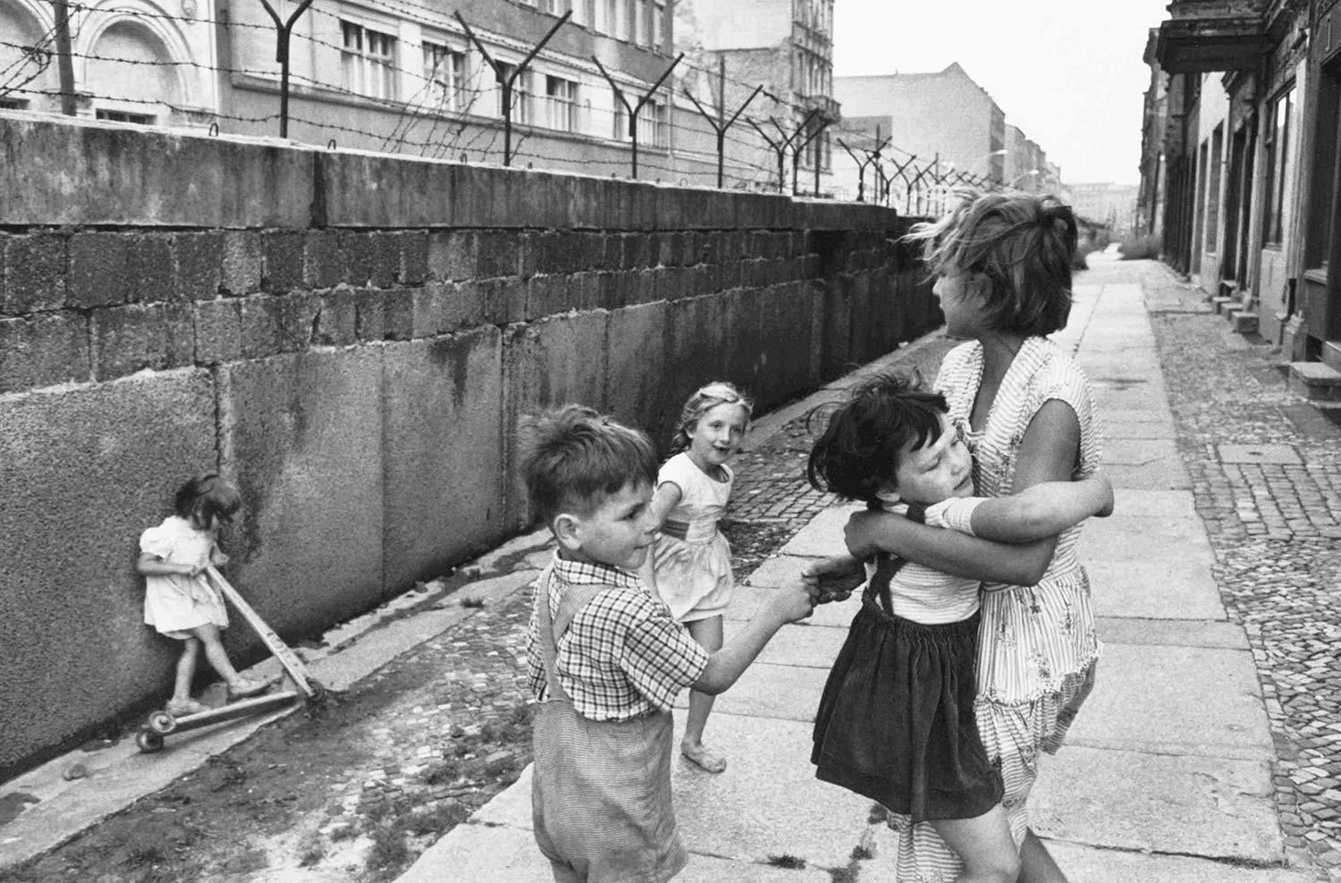 Henri Cartier Bresson Batı Berlin Kanvas Tablo