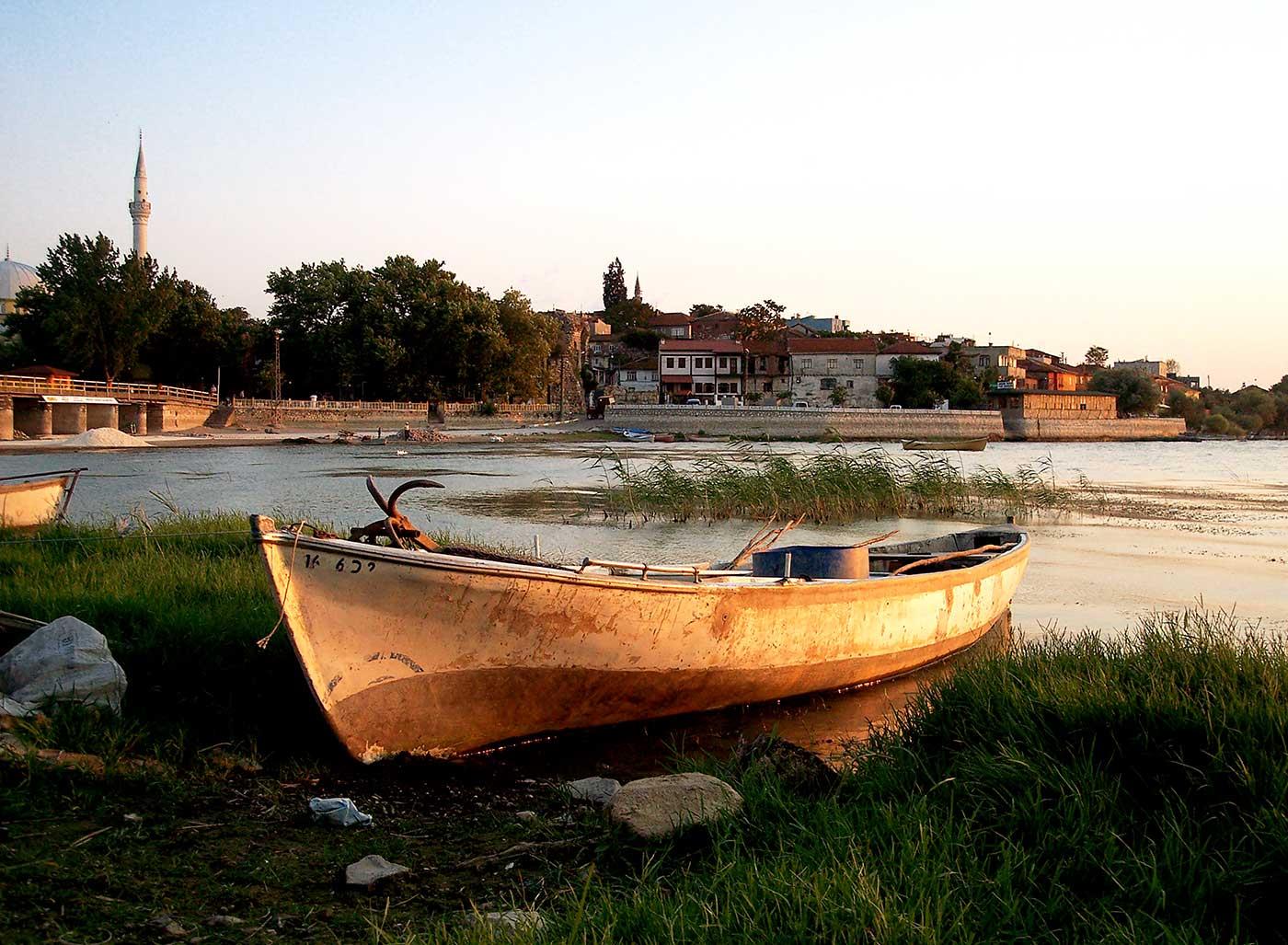 Sabahattin Kayış Kıyıdaki Sandal