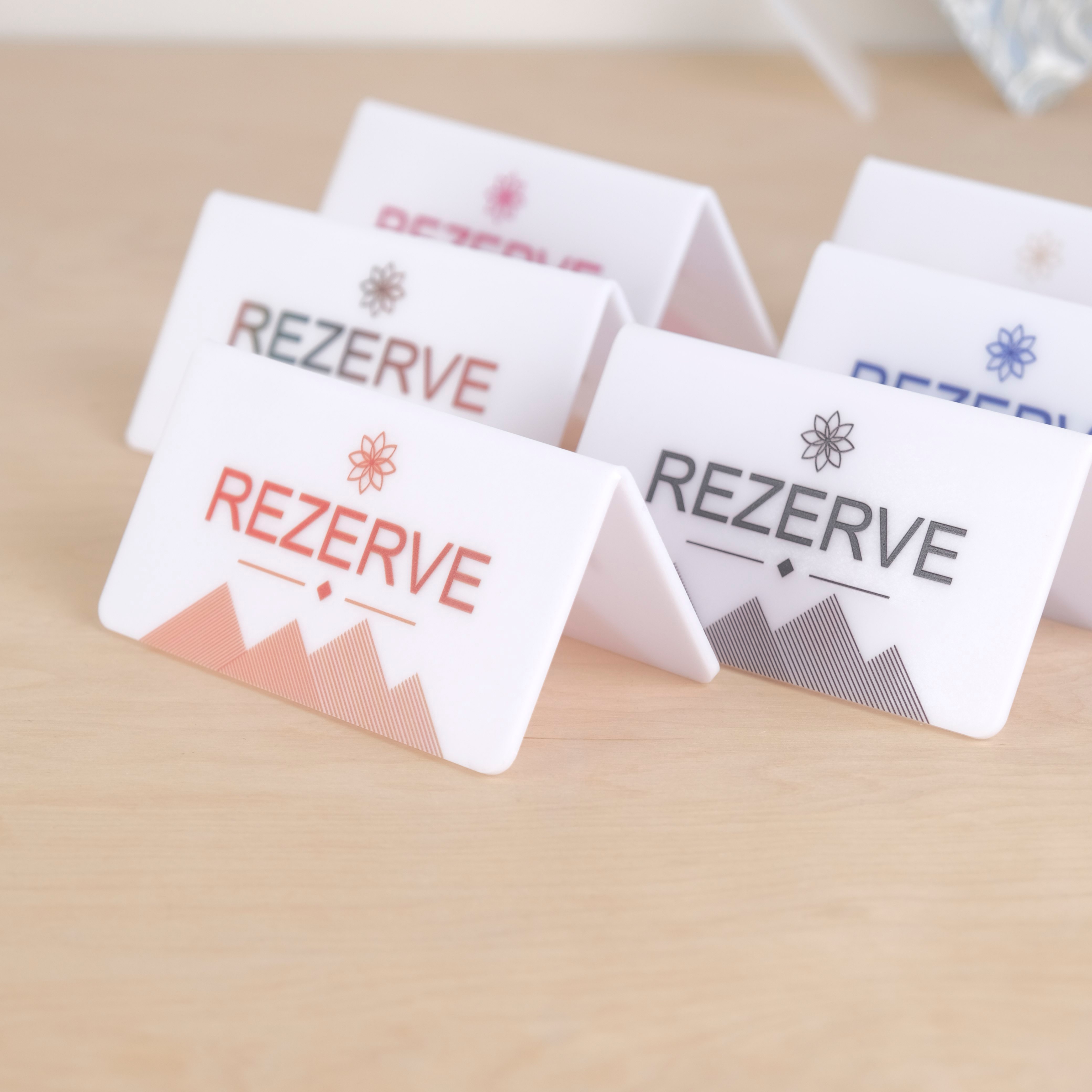 MASA ÜSTÜ PLEKSİ REZERVE YAZISI