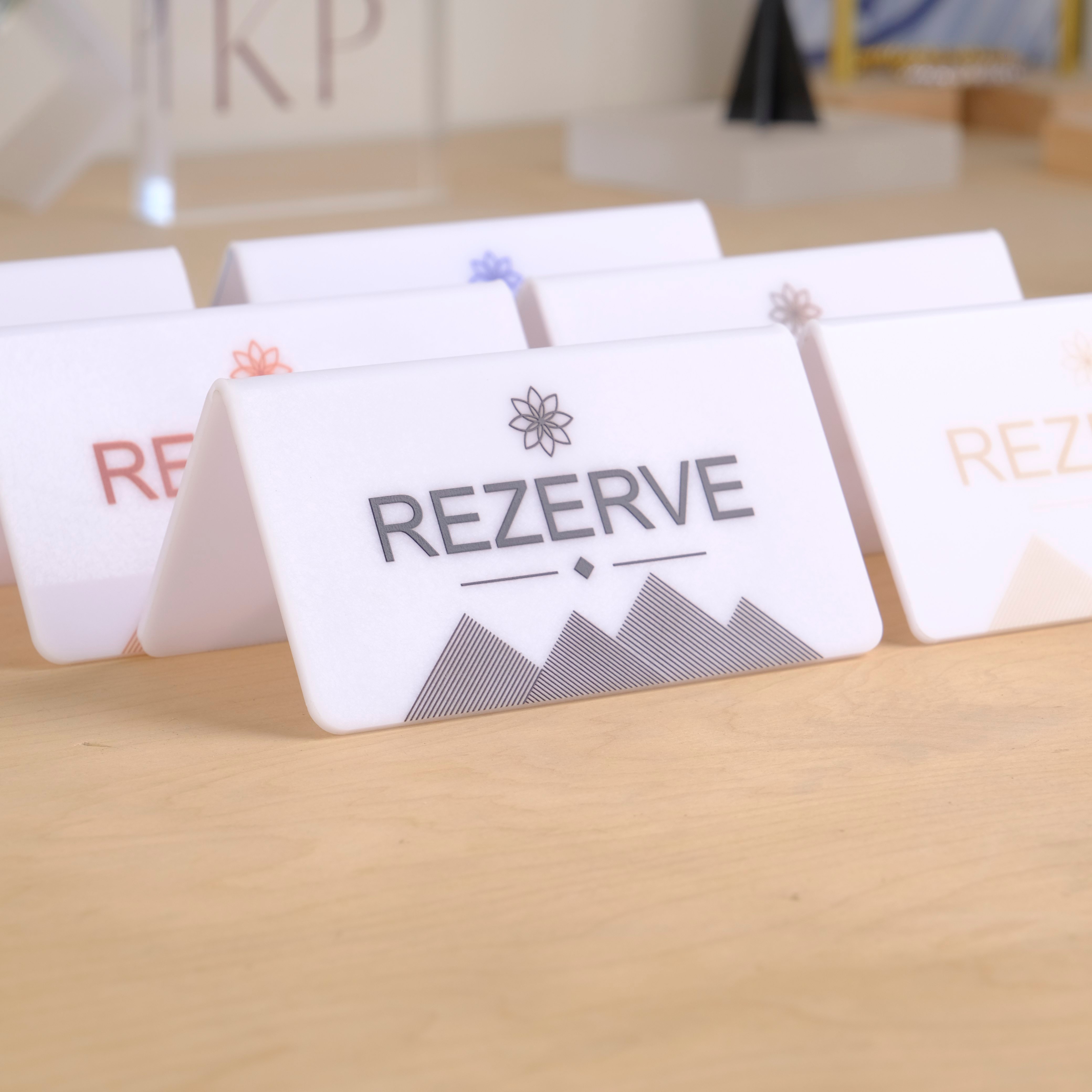 MASA ÜSTÜ PLEKSİ REZERVE YAZISI
