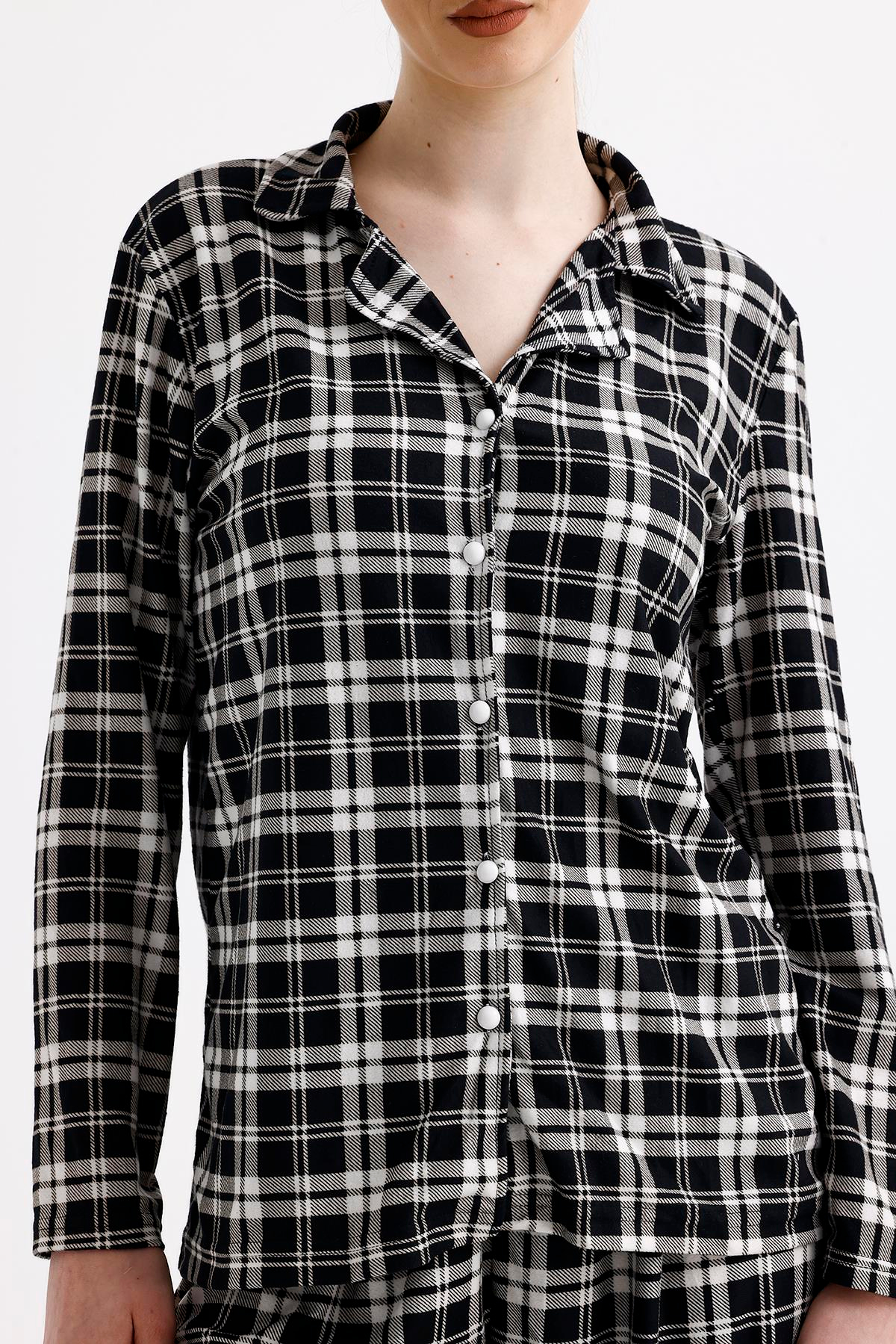 Kadın Süet Önden Düğmeli Pijama Takımı | Ekose Siyah