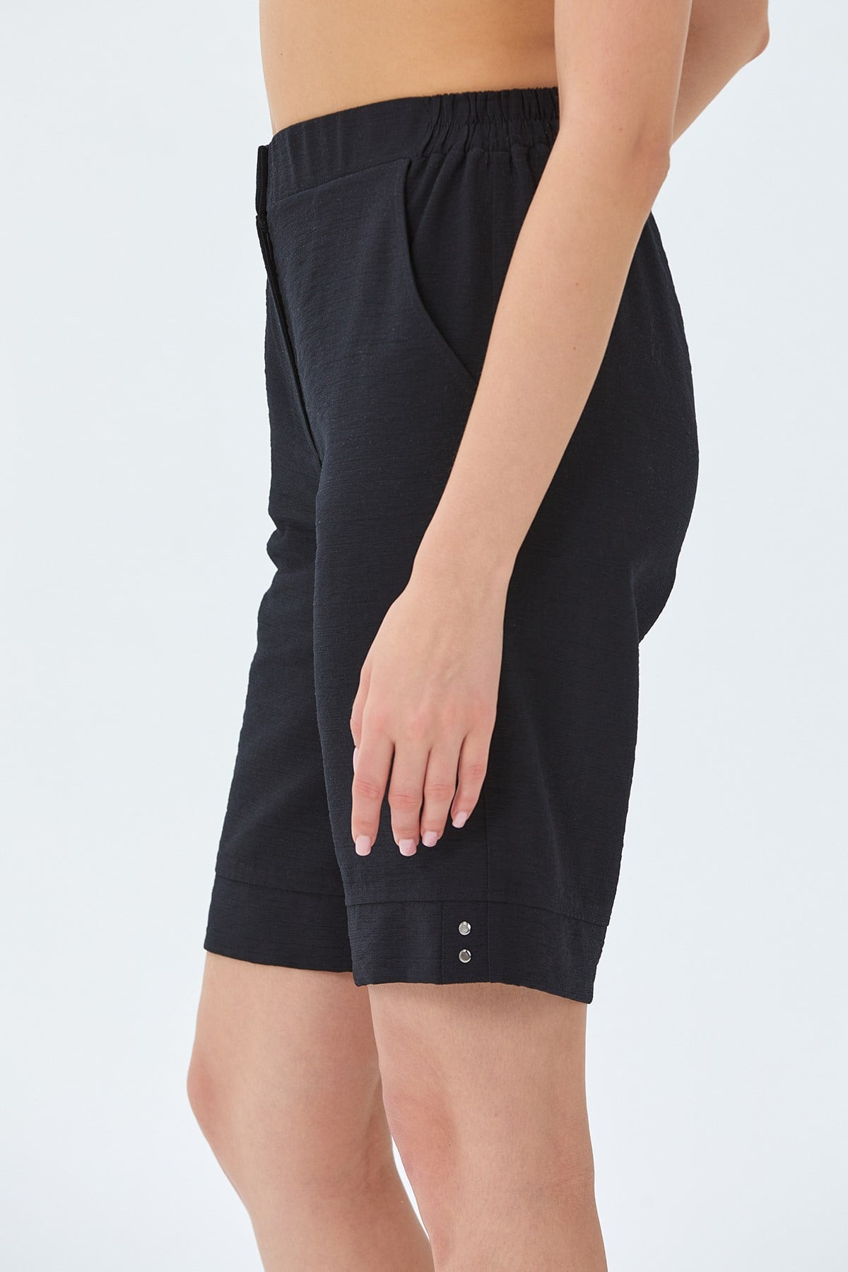 Beli Lastikli ve Çıtçıtlı Cepli Şort 026-3512