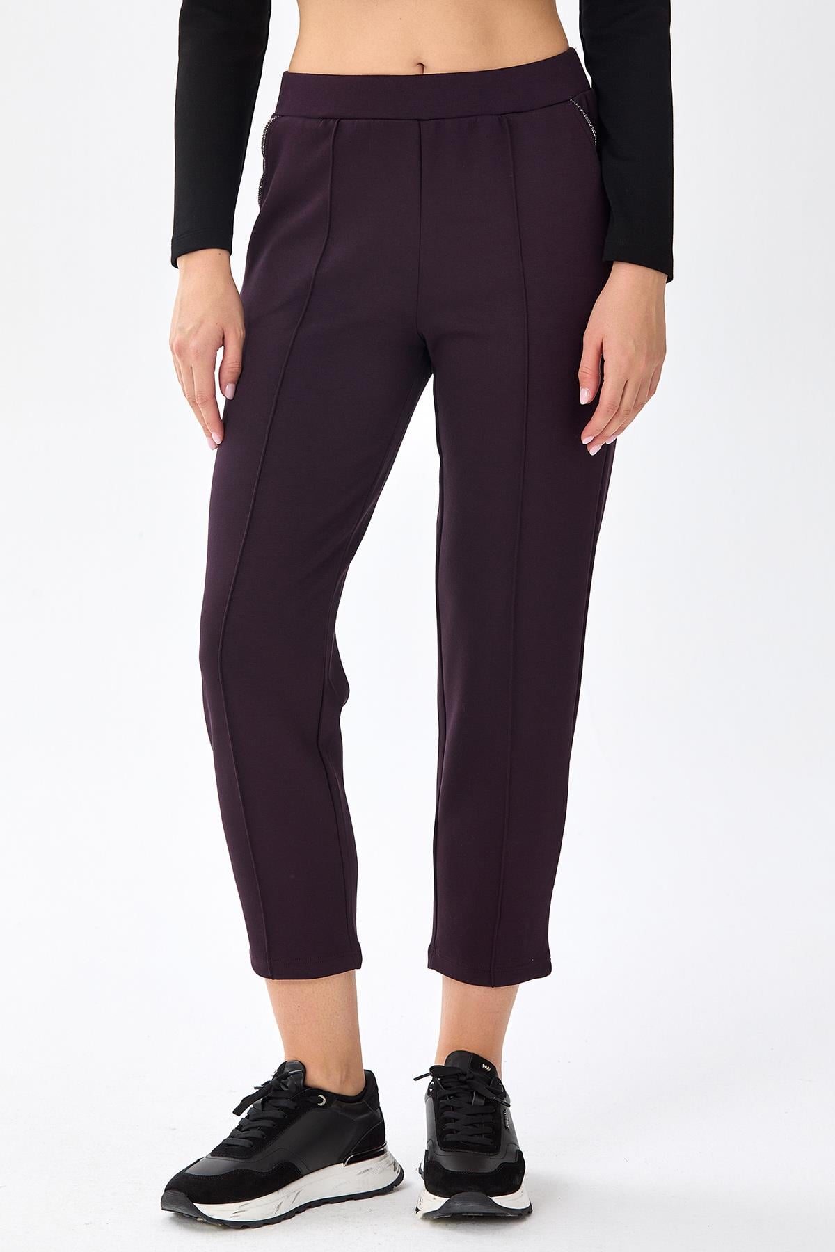 Beli Lastikli ve Taş Şerit Detaylı Pantolon 256-2107