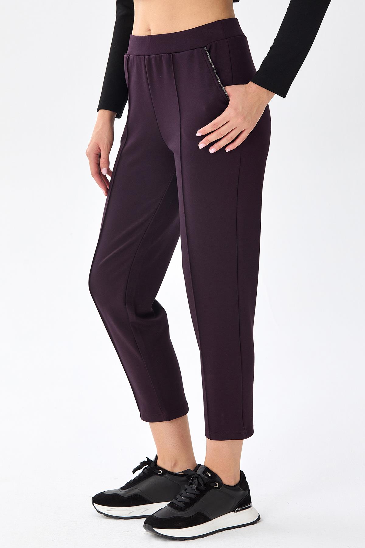 Beli Lastikli ve Taş Şerit Detaylı Pantolon 256-2107