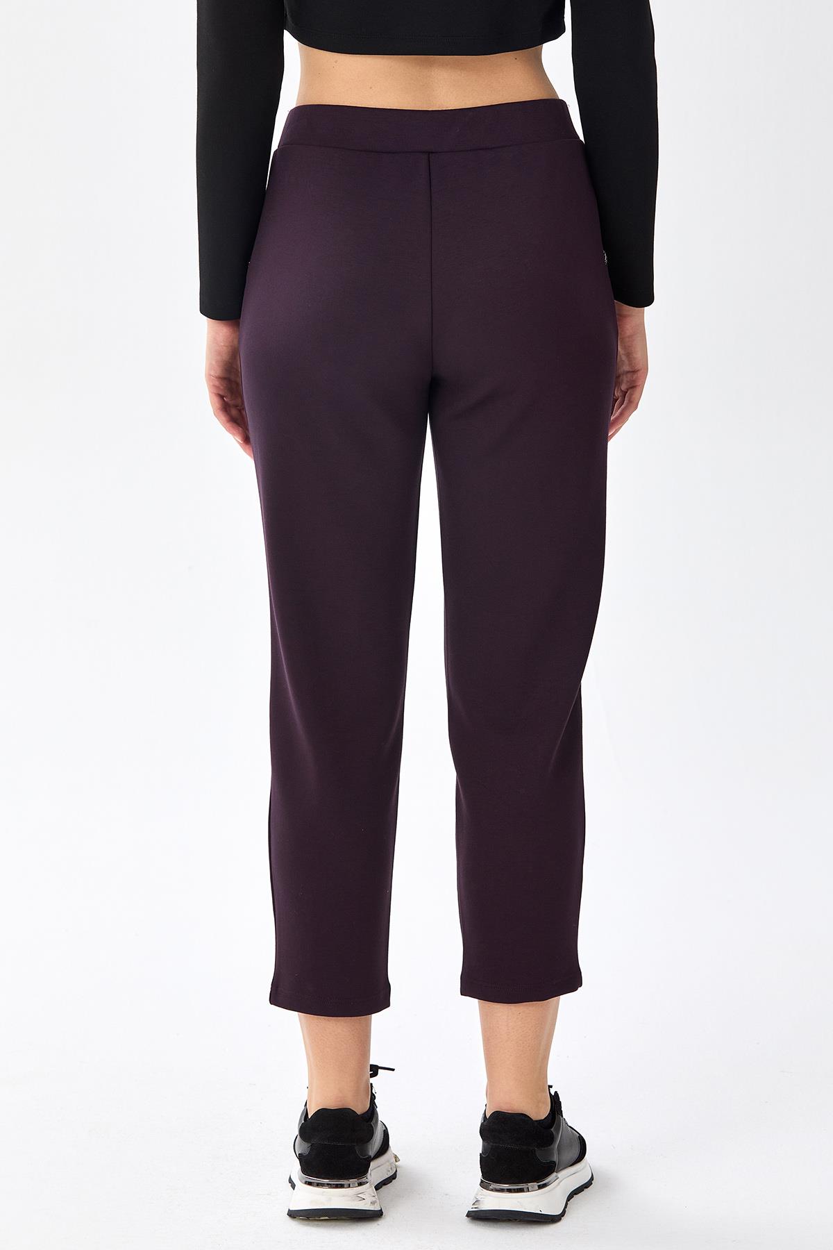 Beli Lastikli ve Taş Şerit Detaylı Pantolon 256-2107