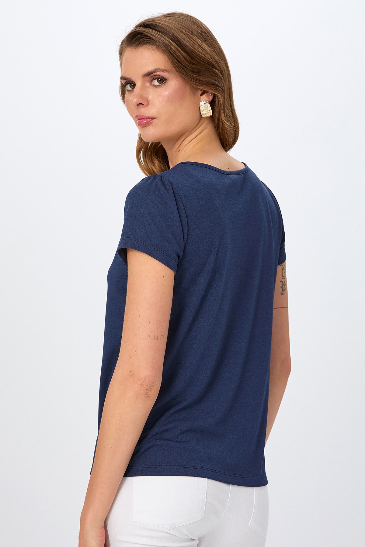 Fiyonk ve Fırfır Detaylı Kısa Kollu Bluz 026-1032