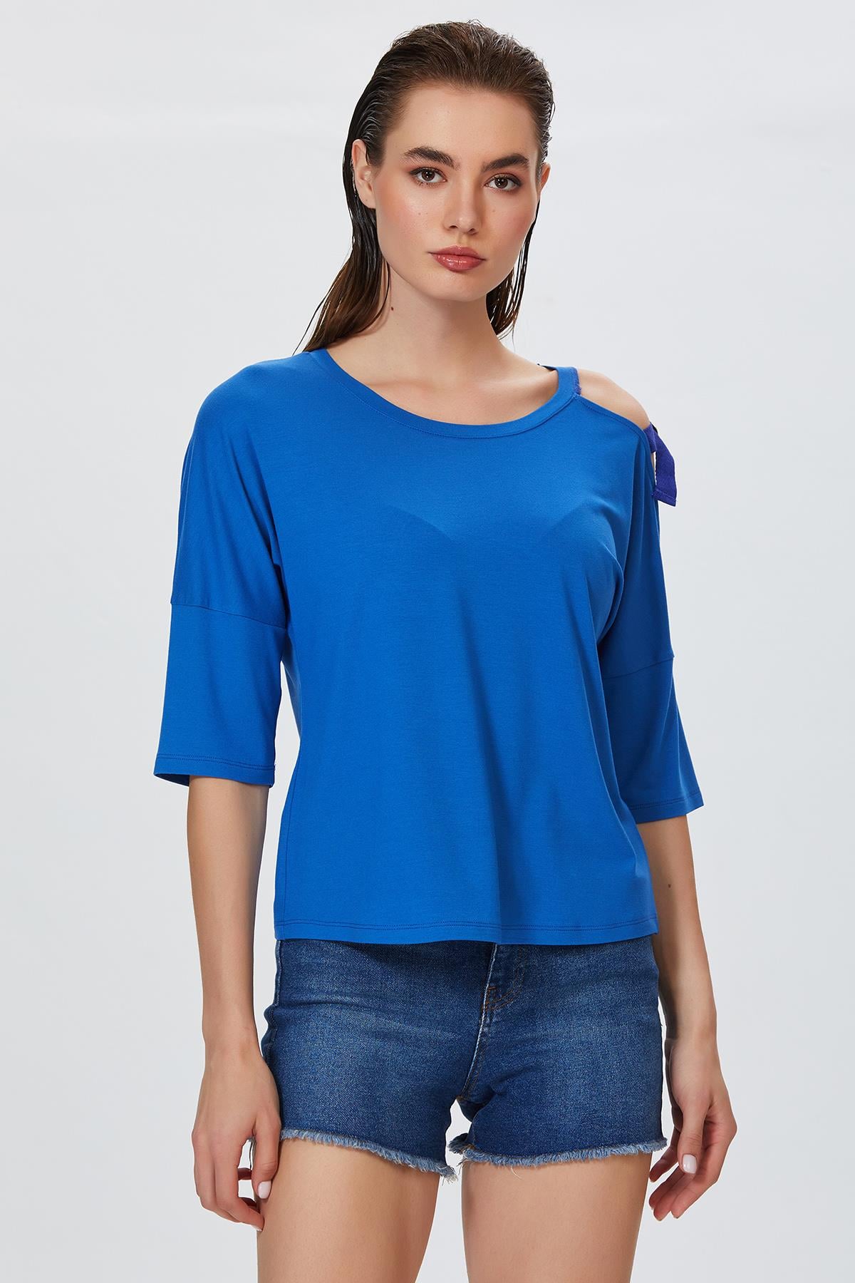 Omuzu Yırtmaçlı Tokalı Turvakar Kol Bluz 022-1081