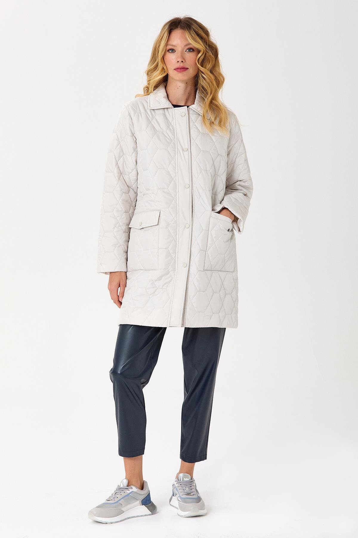 Önü Çıtçıtlı Kapitone Trençkot 245-4501