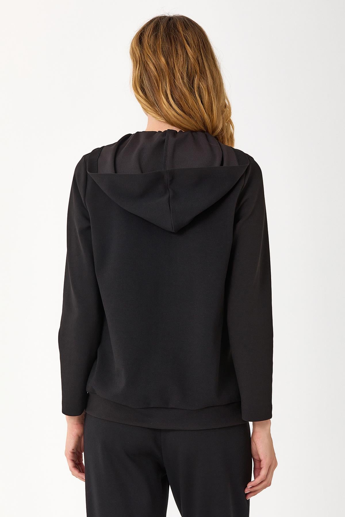 Önü Fermuarlı Kapüşonlu ve Cepli S-Shirt 245-2102