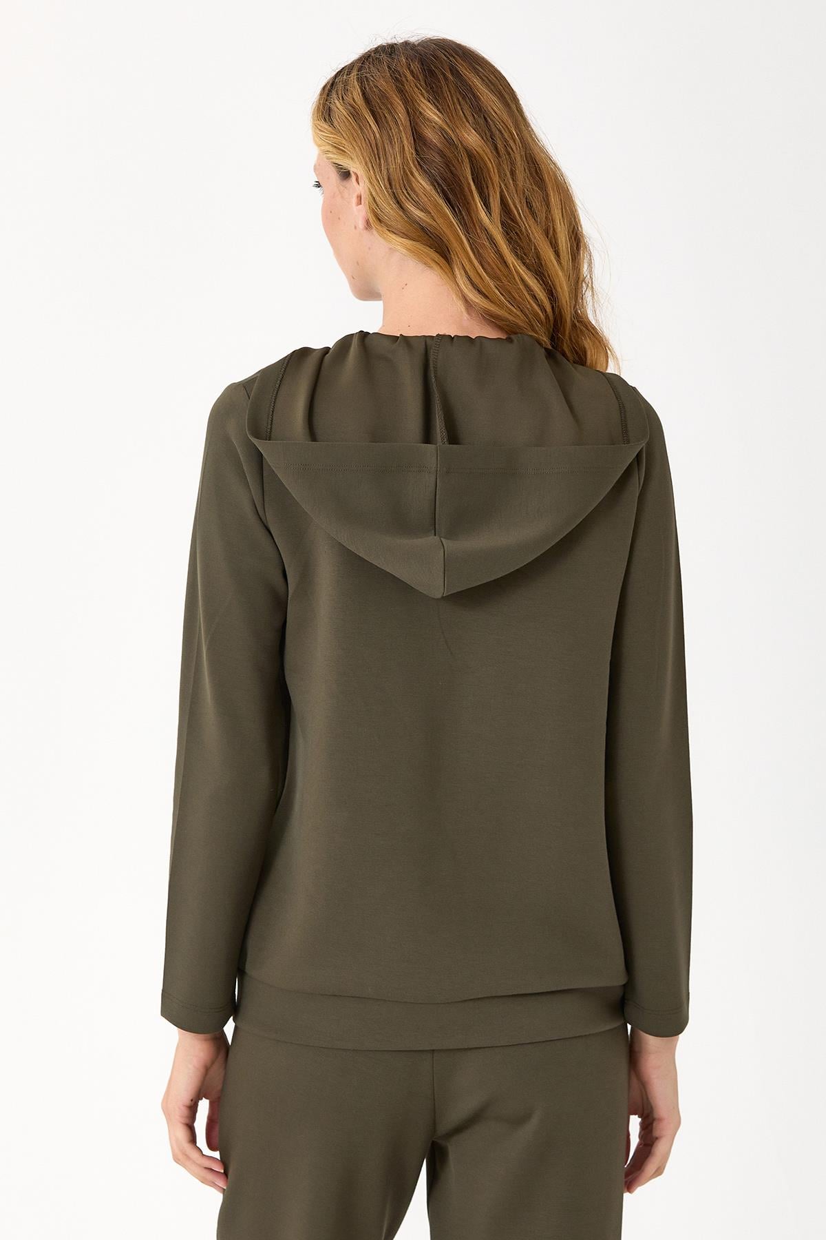 Önü Fermuarlı Kapüşonlu ve Cepli S-Shirt 245-2102