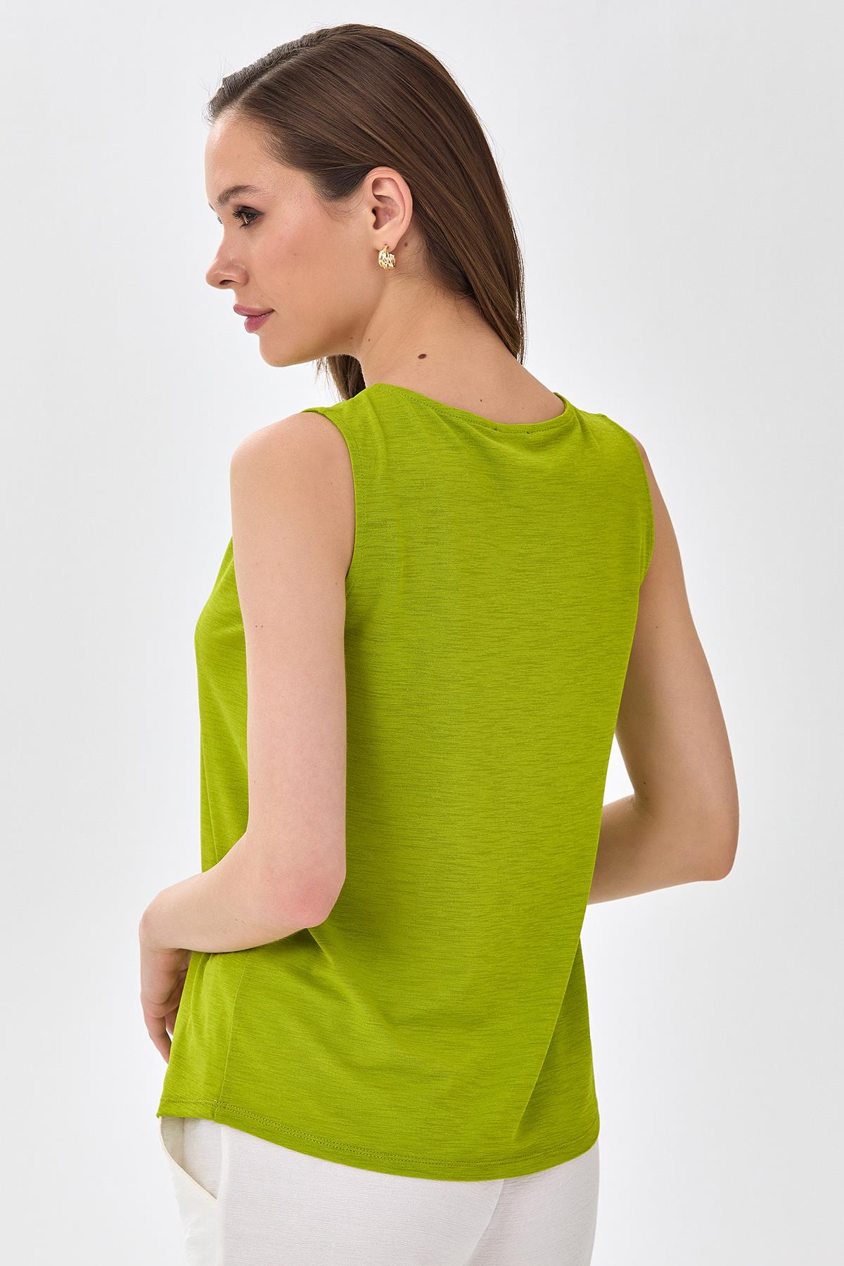 Önü Patlı Kolsuz Bluz 025-1021