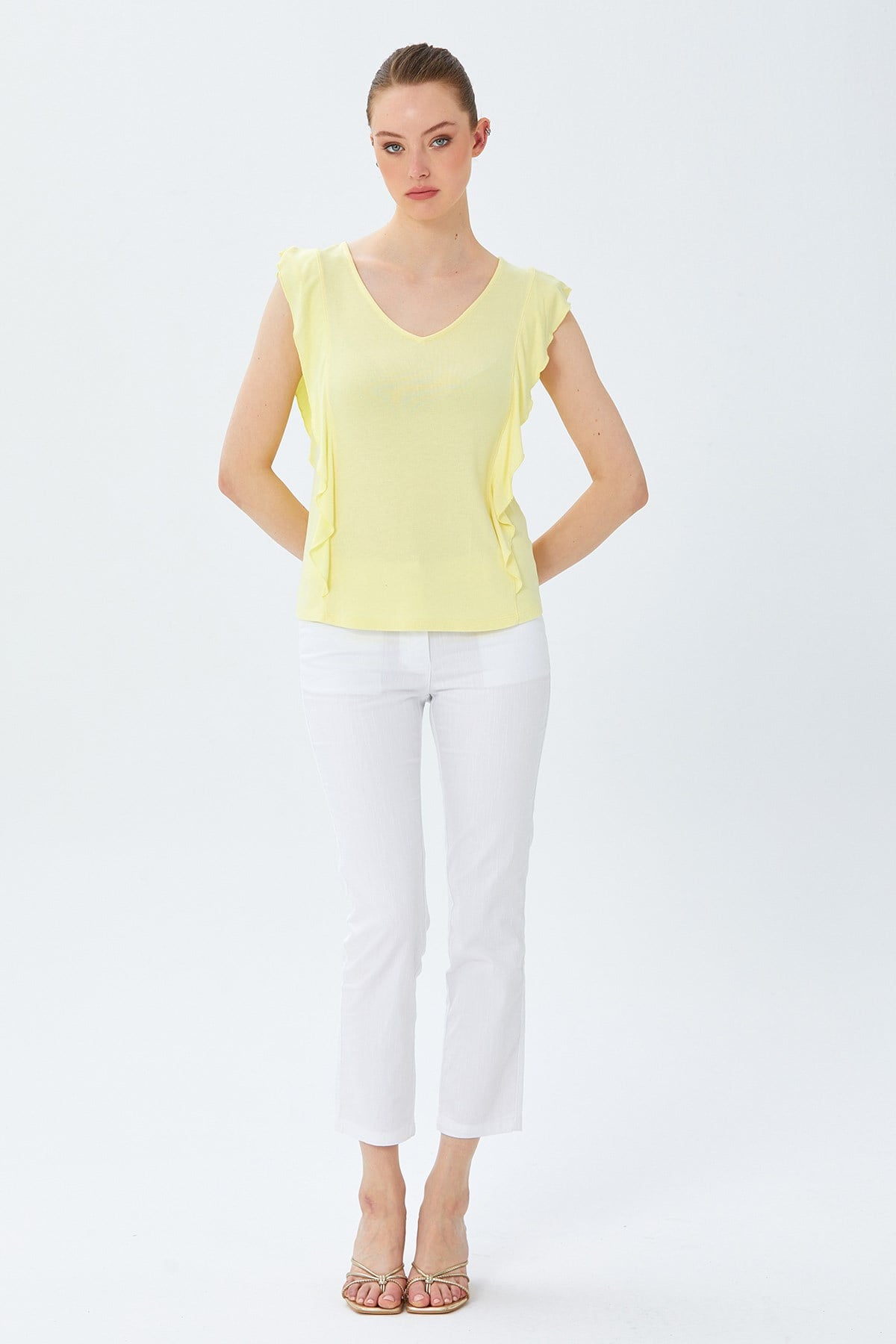 V Yaka Fırfır Detaylı Bluz 026-1013
