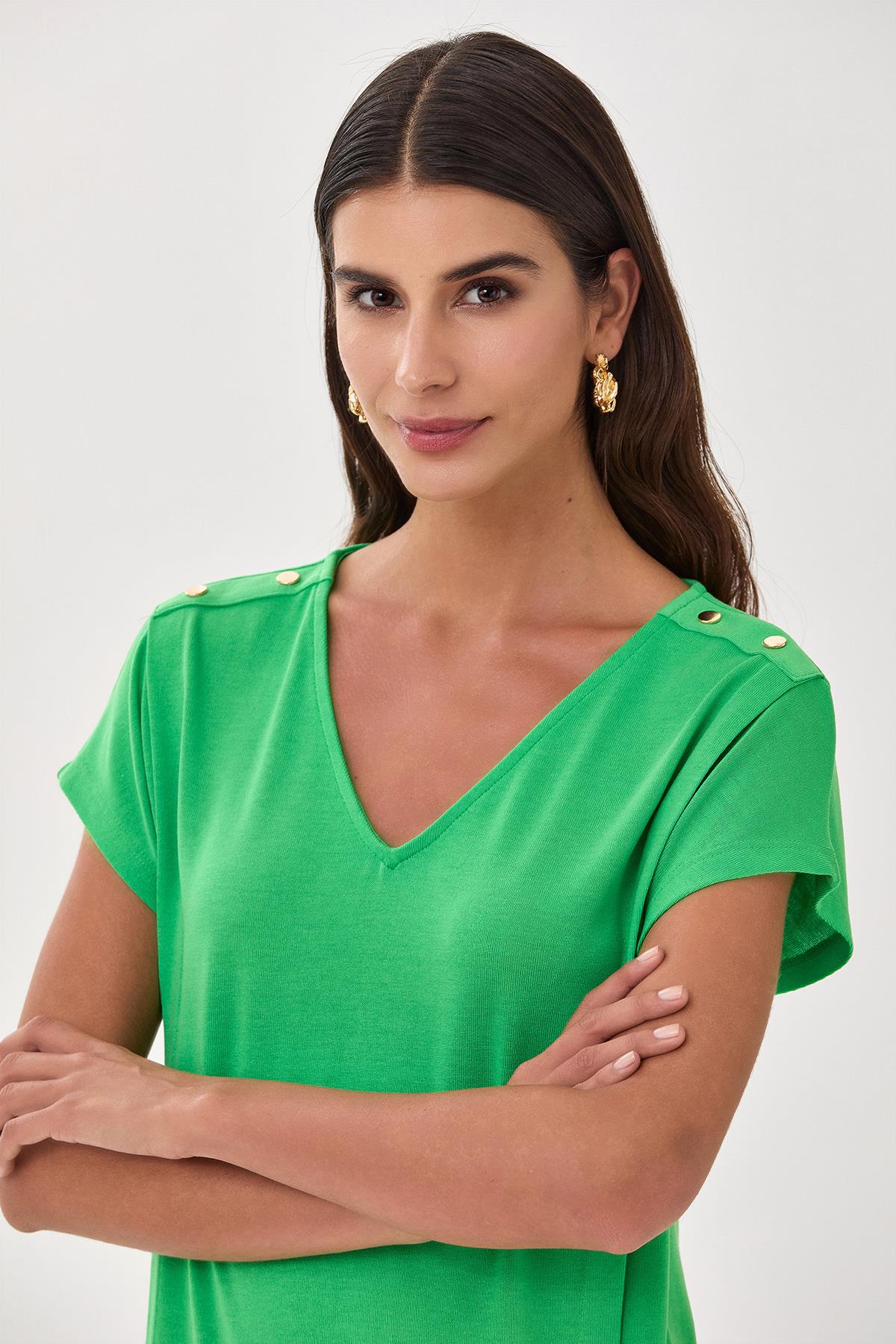 V Yaka Omzu Çıtçıt Detaylı Bluz 025-1012