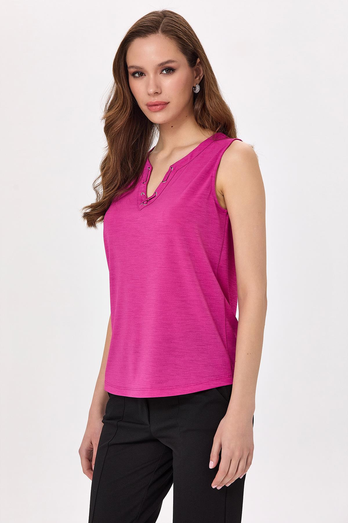 Yakası Kuşgözü ve Biye Detaylı Bluz 025-1019