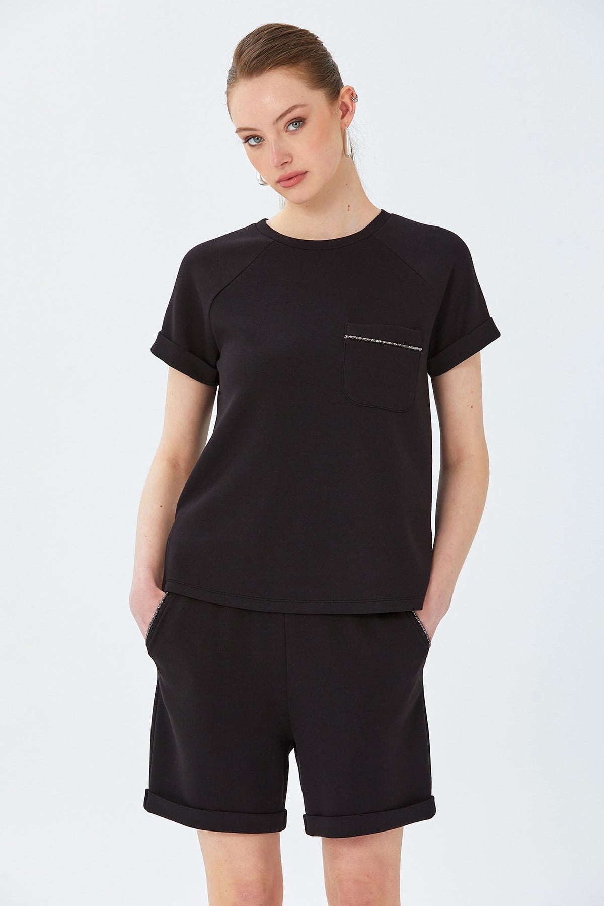 Yuvarlak Yaka Cep Detaylı Duble Kol S-Shirt 026-2116