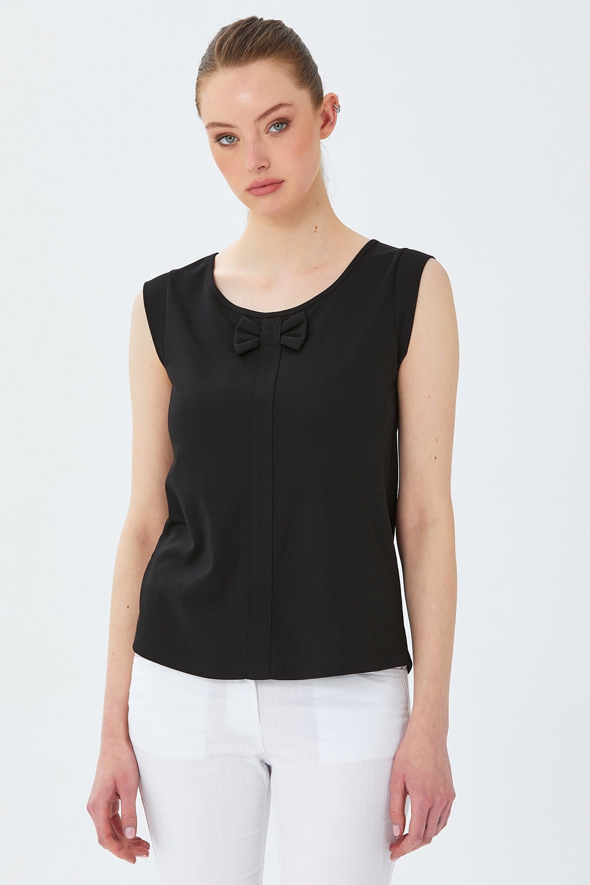 Yuvarlak Yaka Fiyonk Detaylı Bluz 026-1027