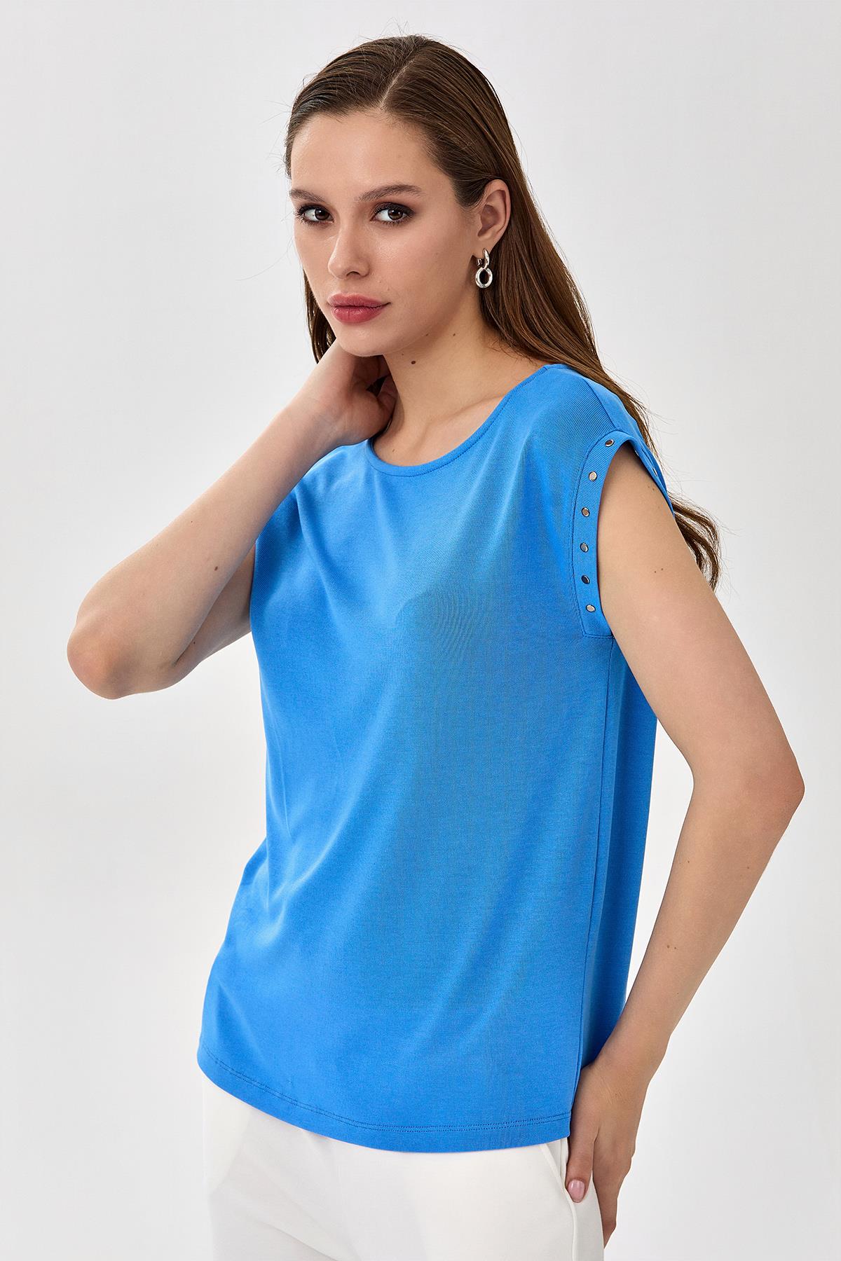 Yuvarlak Yaka Kolu Metal Aksesuarlı Bluz 025-1004