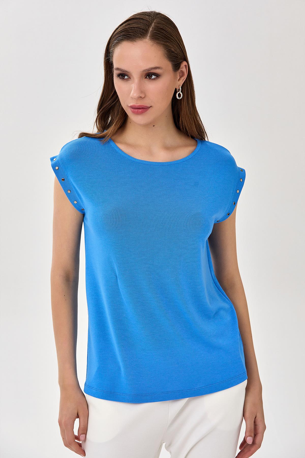 Yuvarlak Yaka Kolu Metal Aksesuarlı Bluz 025-1004