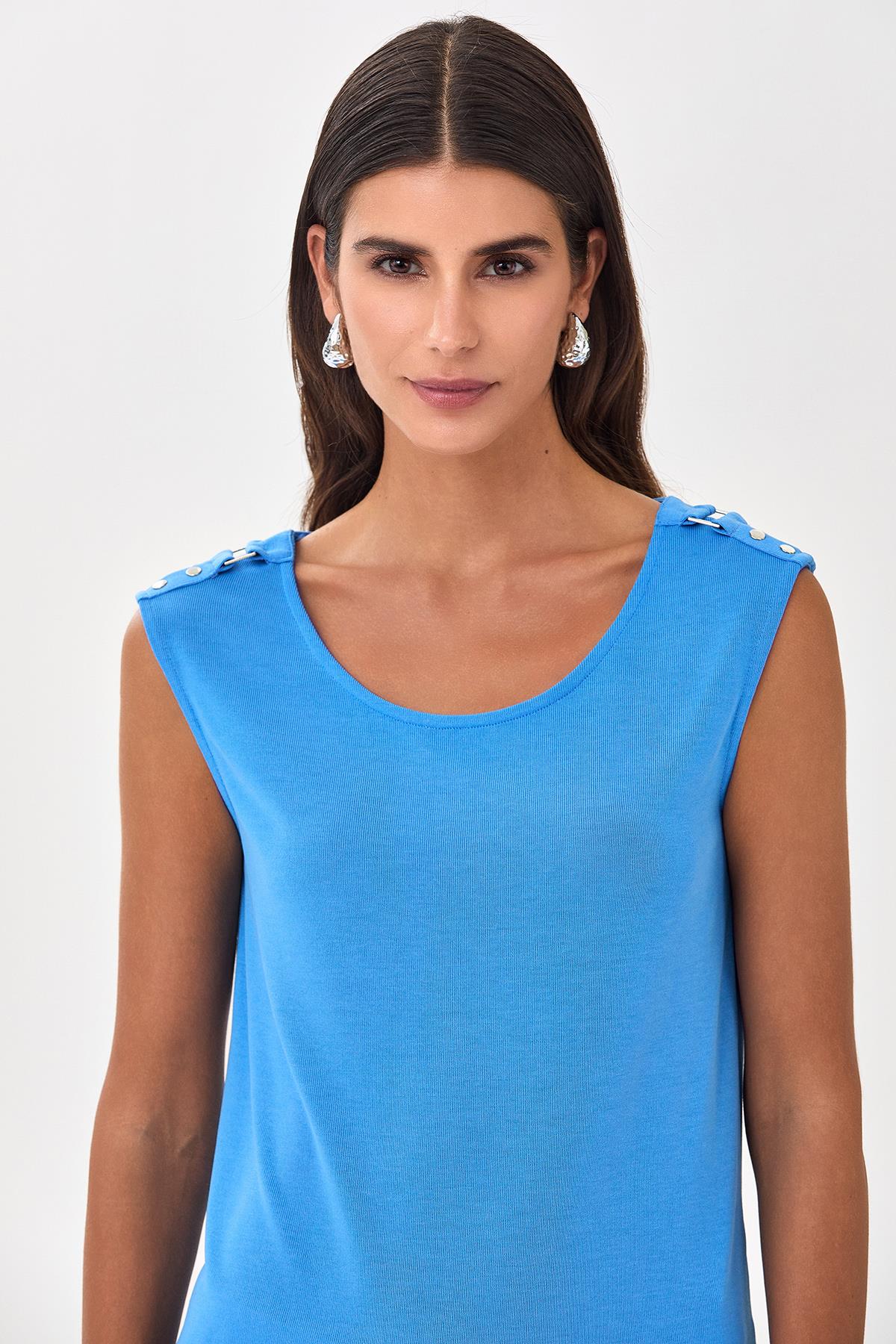 Yuvarlak Yaka Omzu Toka Detaylı Bluz 025-1006