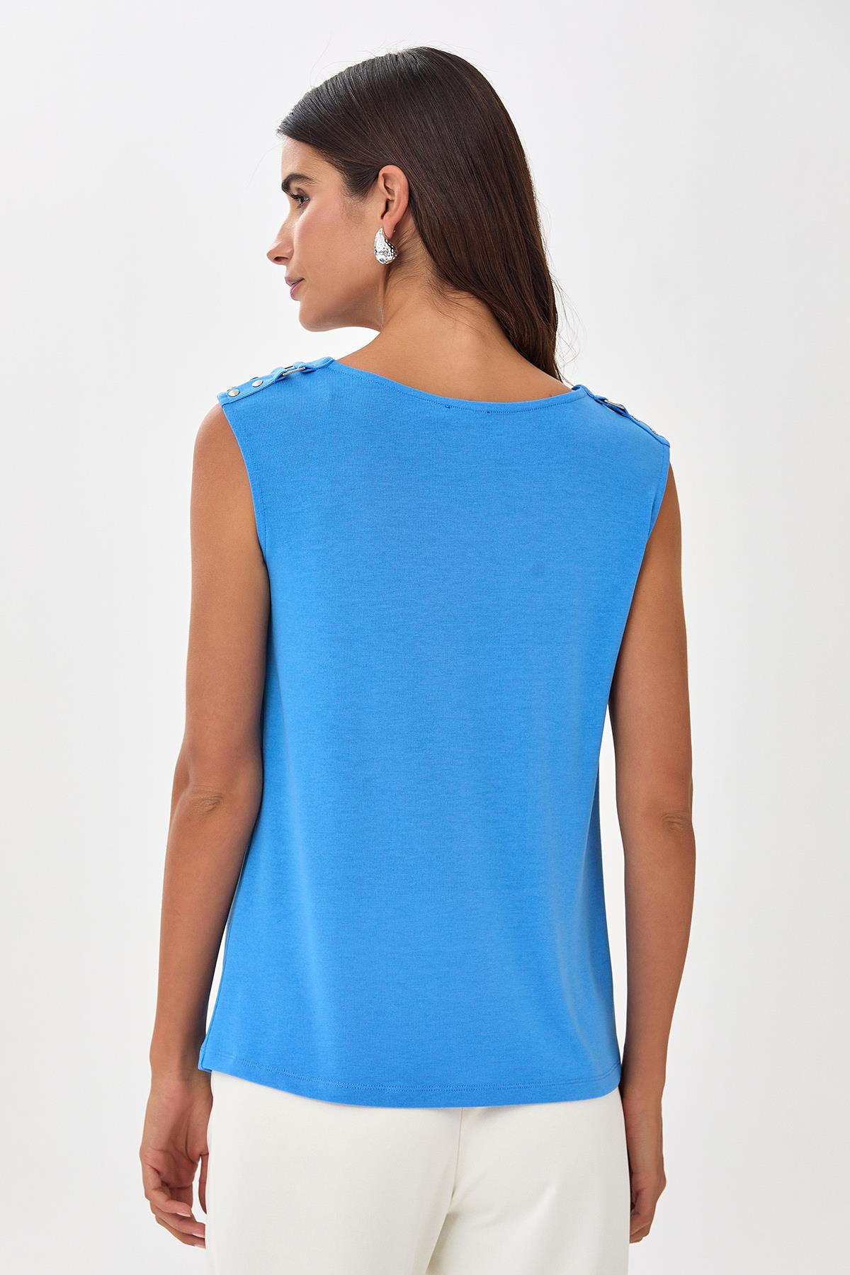 Yuvarlak Yaka Omzu Toka Detaylı Bluz 025-1006