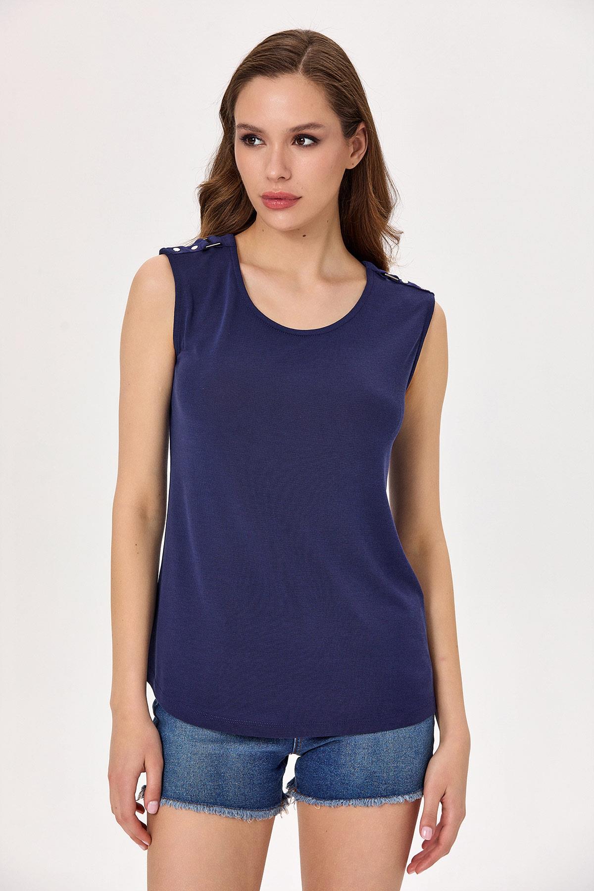 Yuvarlak Yaka Omzu Toka Detaylı Bluz 025-1006