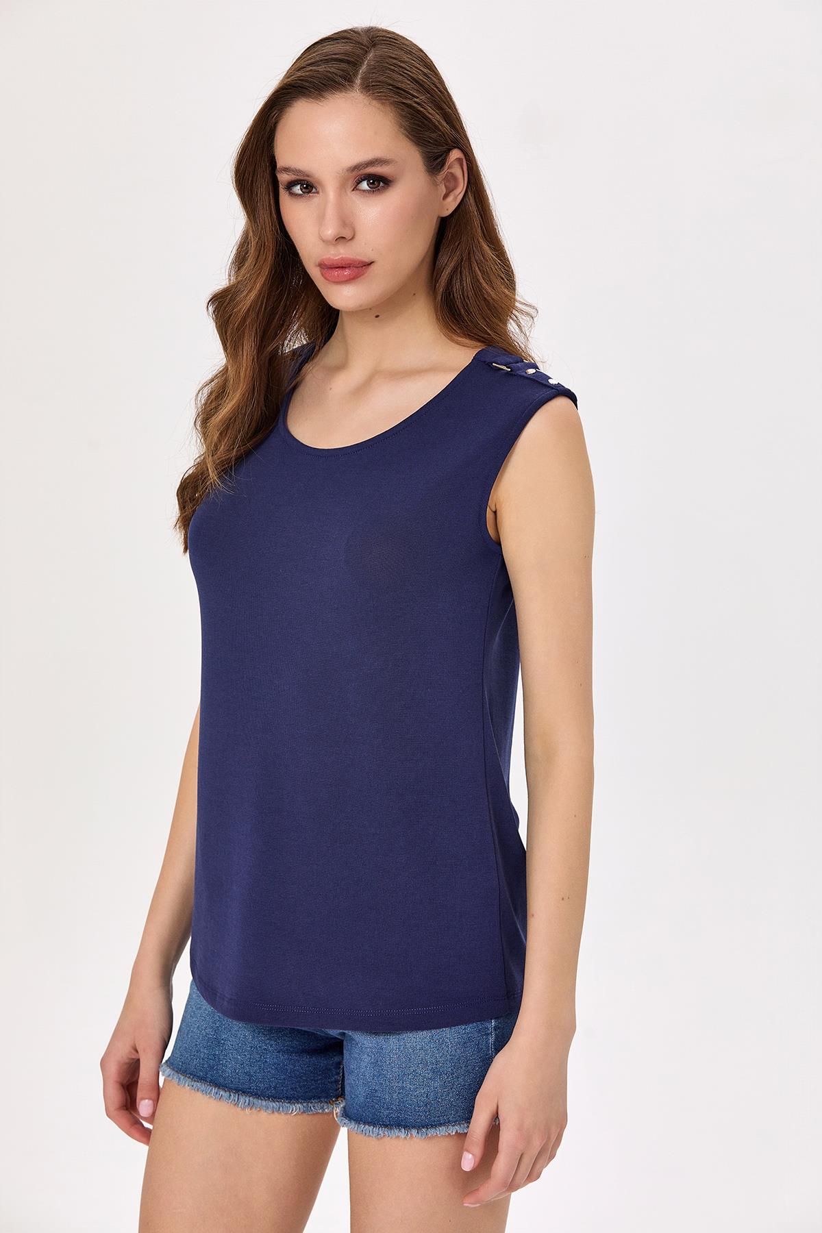 Yuvarlak Yaka Omzu Toka Detaylı Bluz 025-1006