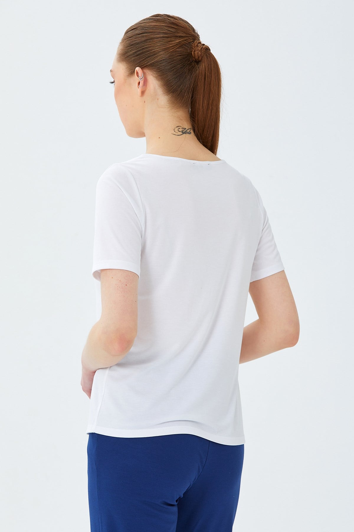 Yuvarlak Yaka Önü Fırfır Detaylı Bluz 026-1031