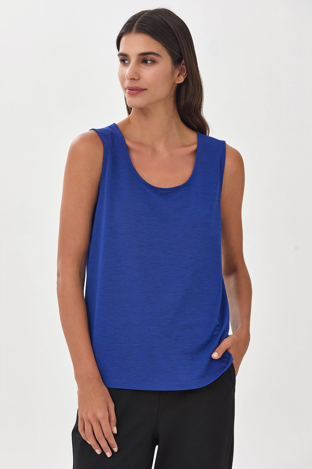 Yuvarlak Yaka Sırtı Fiyonk Detaylı Bluz 025-1023