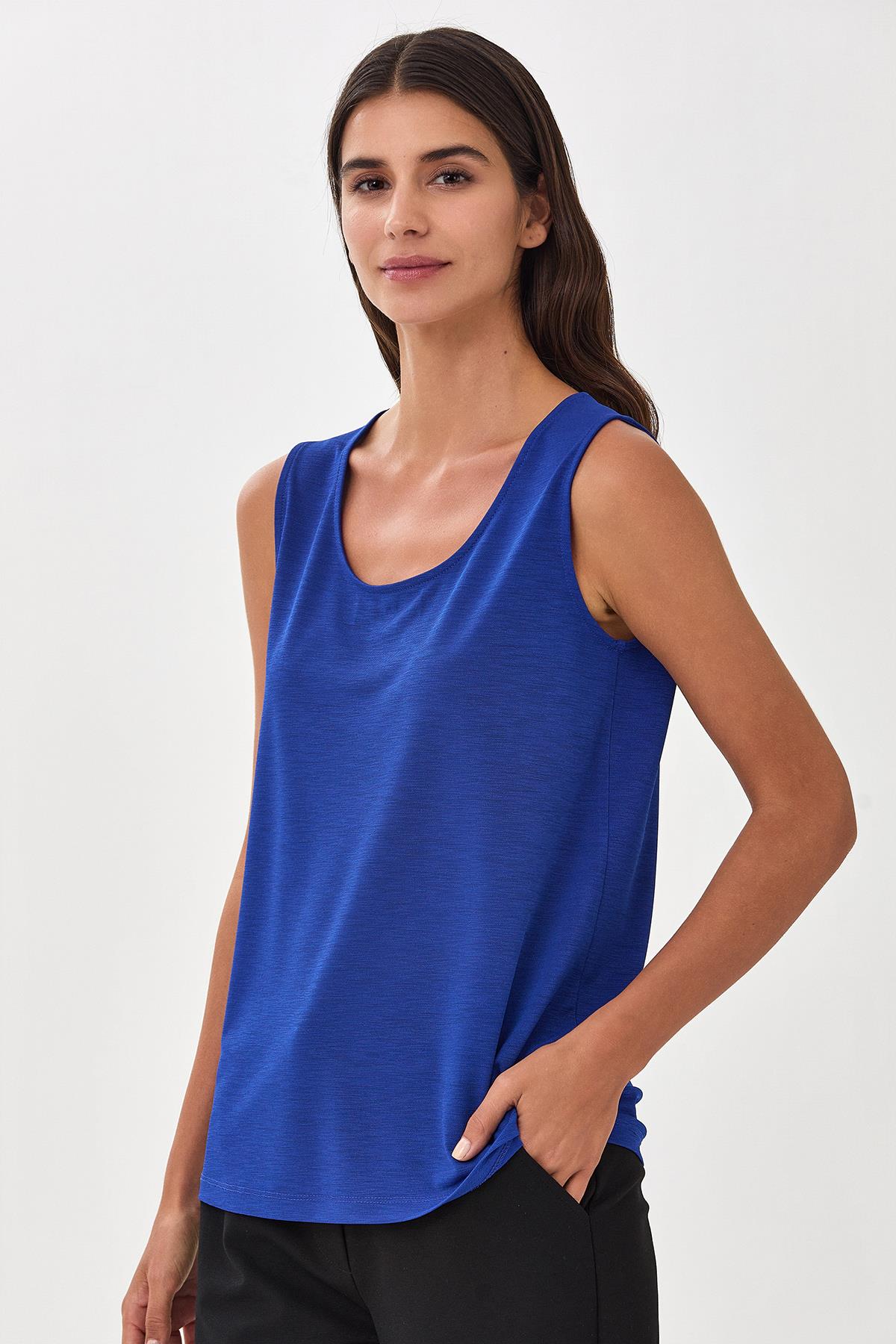 Yuvarlak Yaka Sırtı Fiyonk Detaylı Bluz 025-1023