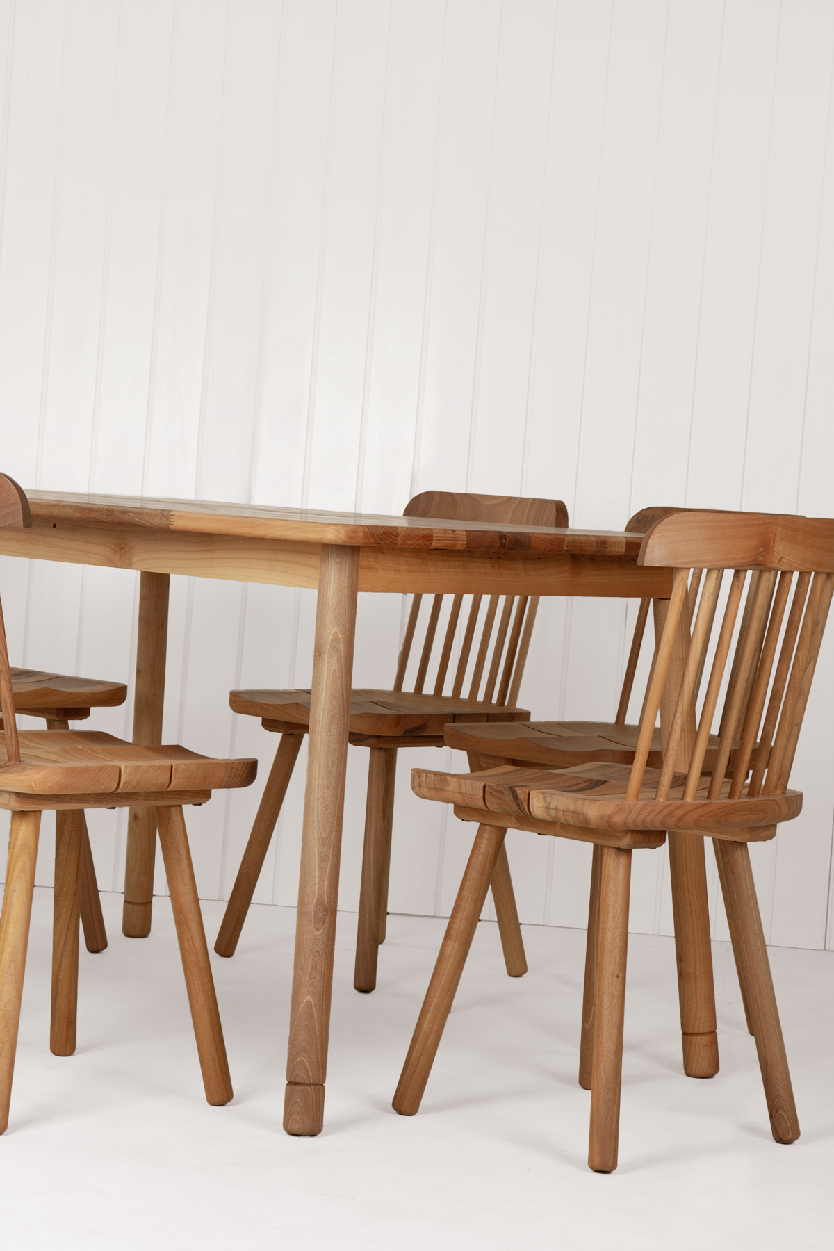Alaçatı Masif Ceviz Ahşap Masa Takımı, 6 Adet Grill Sandalye ile, 130x80