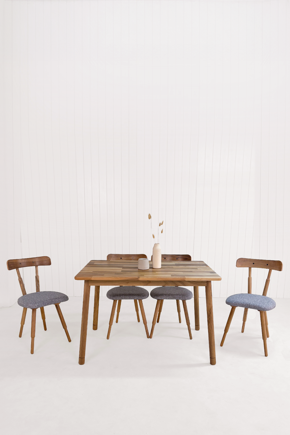 Alaçatı Masif Ceviz Masa Takımı, 4 Adet Nesrin Ceviz Sandalye - 115x80 cm