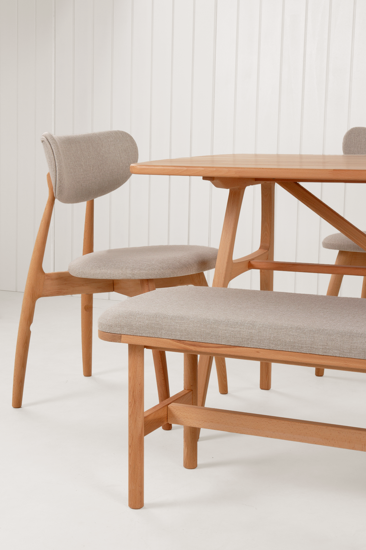 Slim Kayın 150 cm Masa ile Hug Kayın Sandalye ve Alaçatı Kayın 115 cm Bench 6 Kişilik Takım