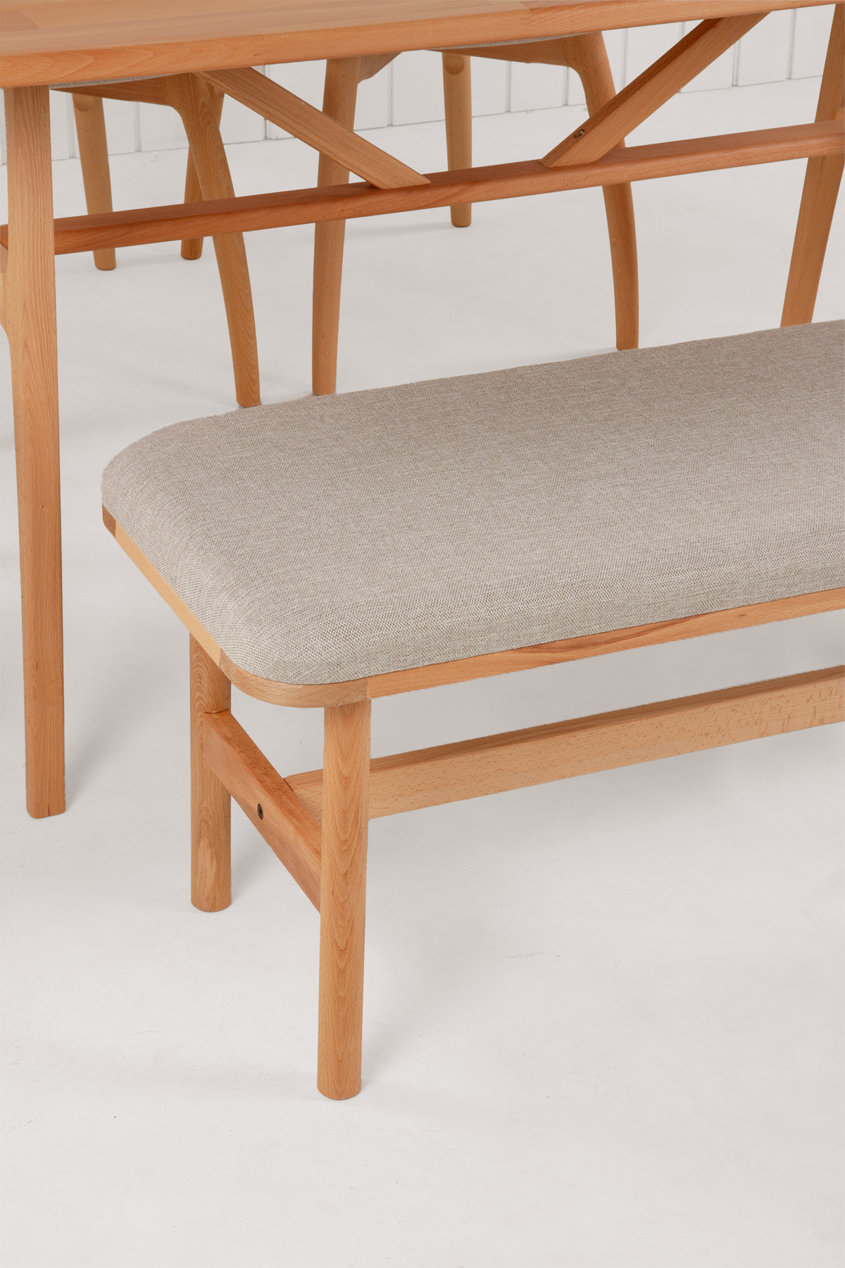 Slim Kayın 150 cm Masa ile Hug Kayın Sandalye ve Alaçatı Kayın 115 cm Bench 6 Kişilik Takım