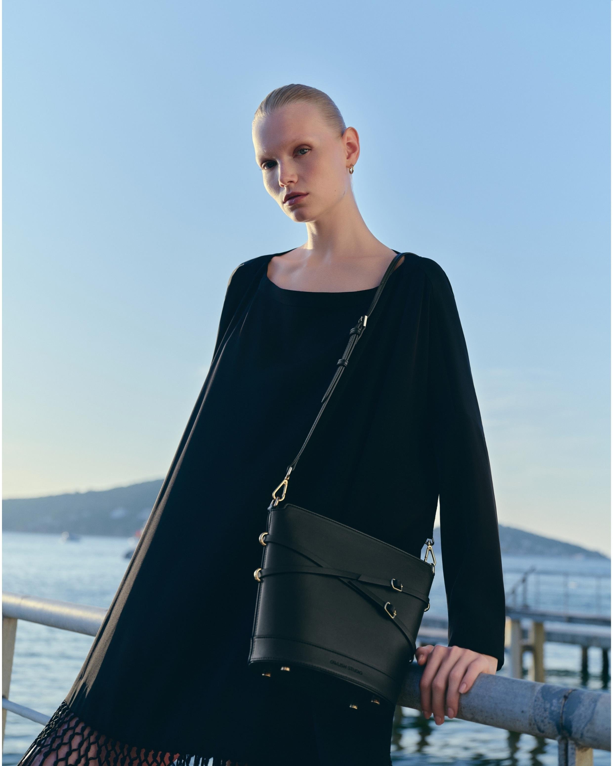 Glacier Bucket Bag - Black