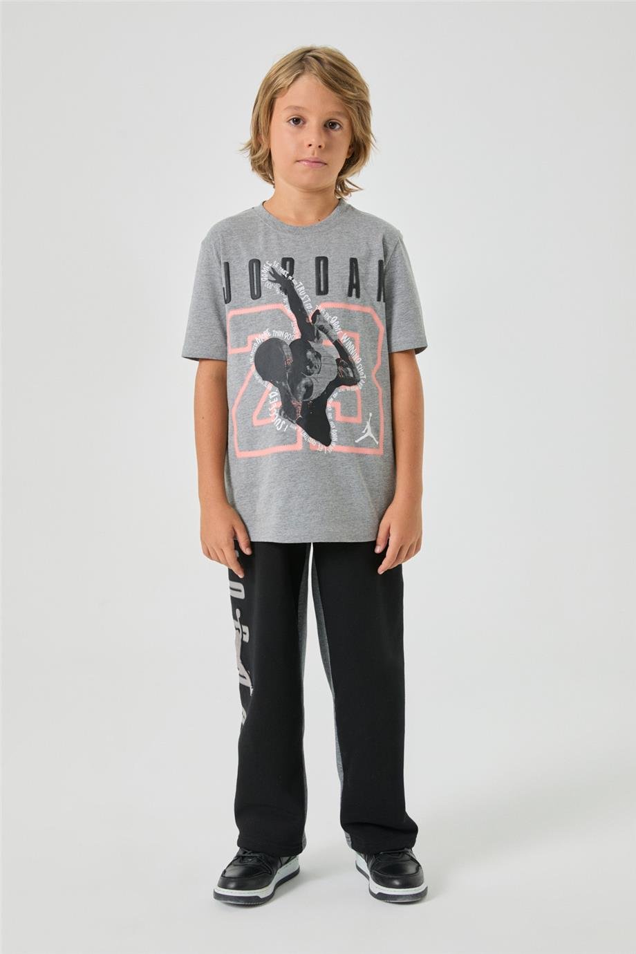 Air Jordan Erkek Çocuk Gri TshirtAir Jordan Erkek Çocuk Gri Tshirt