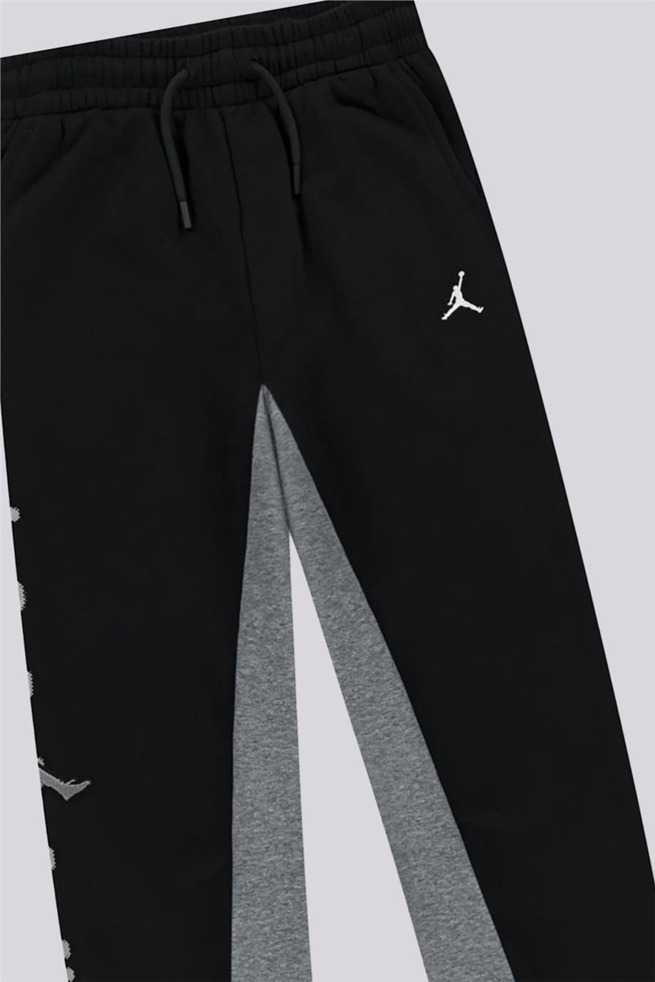 Air Jordan Erkek Çocuk Siyah Eşofman AltıAir Jordan Erkek Çocuk Siyah Eşofman Altı