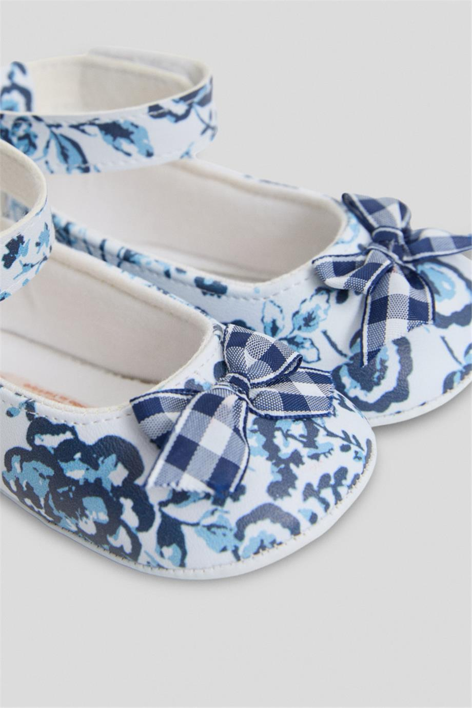 GB Baby Kız Bebek Desenli PatikGB Baby Kız Bebek Desenli Patik
