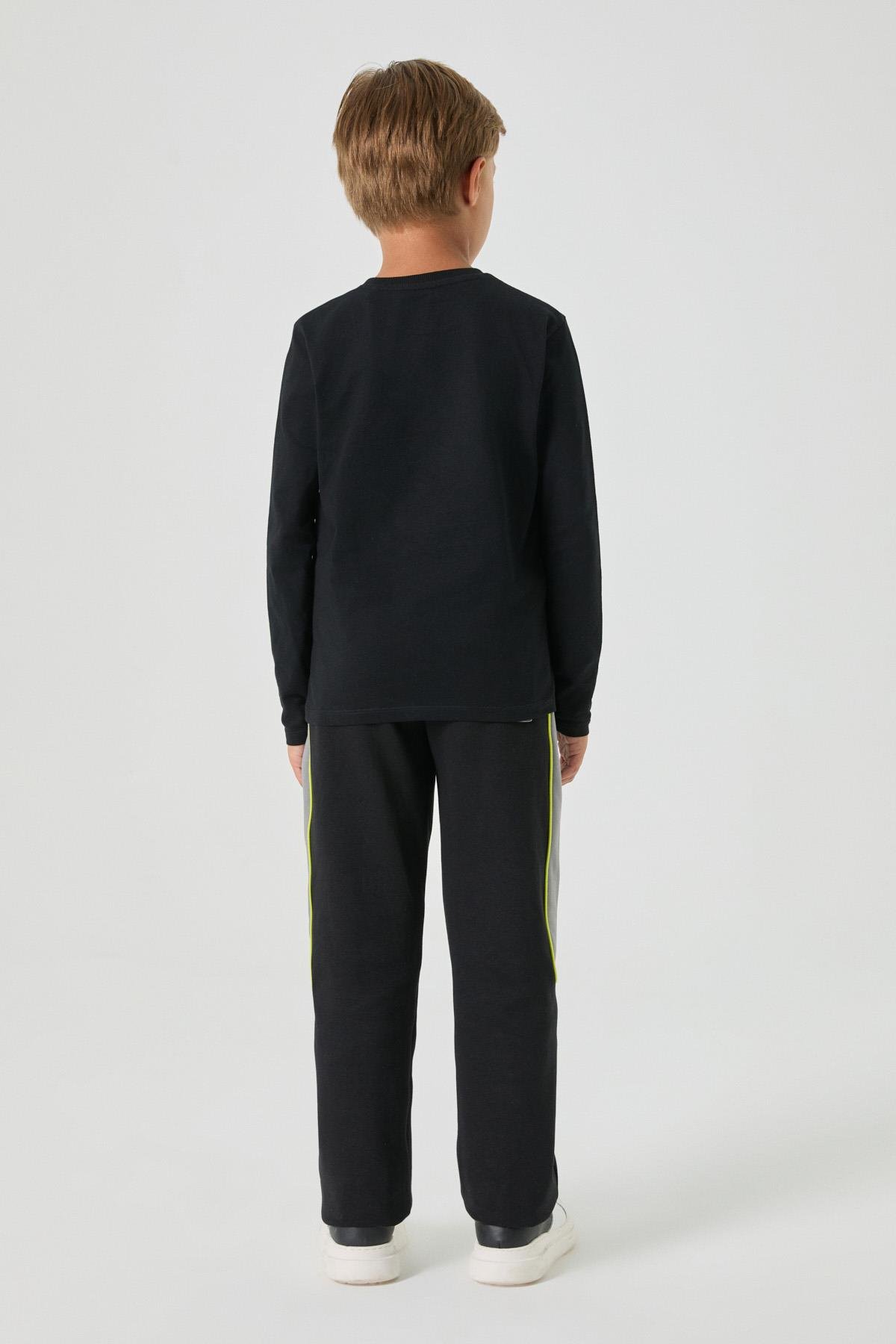 Guess Erkek Çocuk Baskılı TshirtGuess Erkek Çocuk Baskılı Tshirt