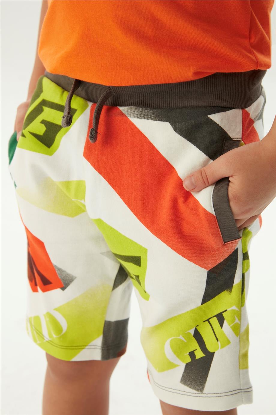 Guess Erkek Çocuk Renkli Şort