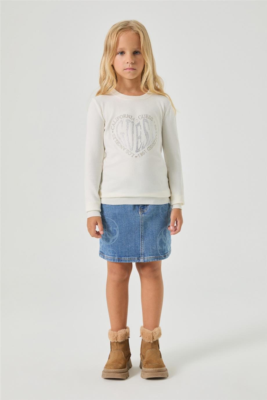 Guess Kız Çocuk Beyaz KazakGuess Kız Çocuk Beyaz Kazak