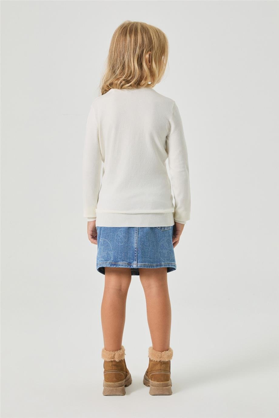 Guess Kız Çocuk Beyaz KazakGuess Kız Çocuk Beyaz Kazak