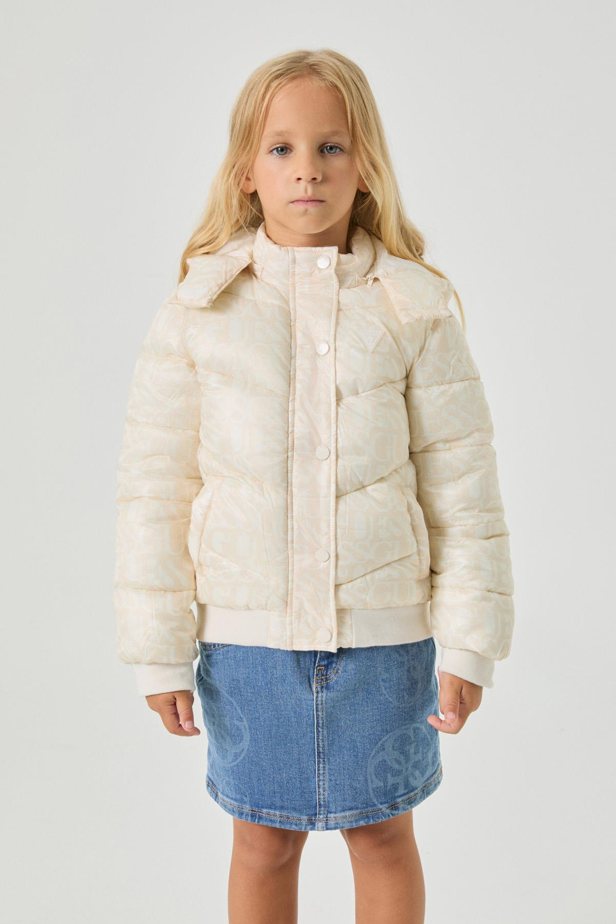 Guess Kız Çocuk Desenli MontGuess Kız Çocuk Desenli Mont