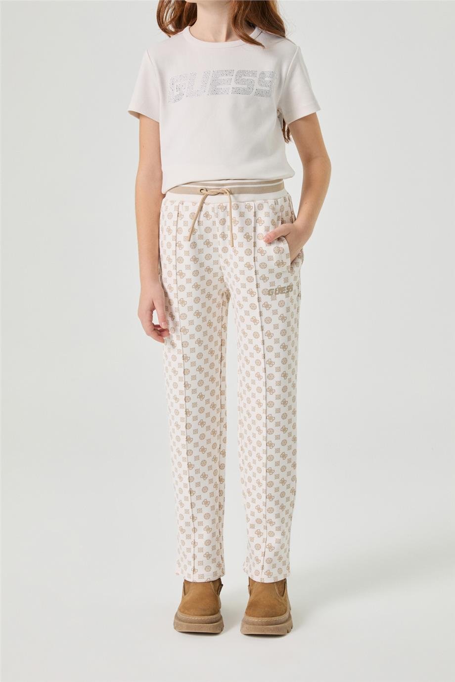 Guess Kız Çocuk Krem Eşofman AltıGuess Kız Çocuk Krem Eşofman Altı