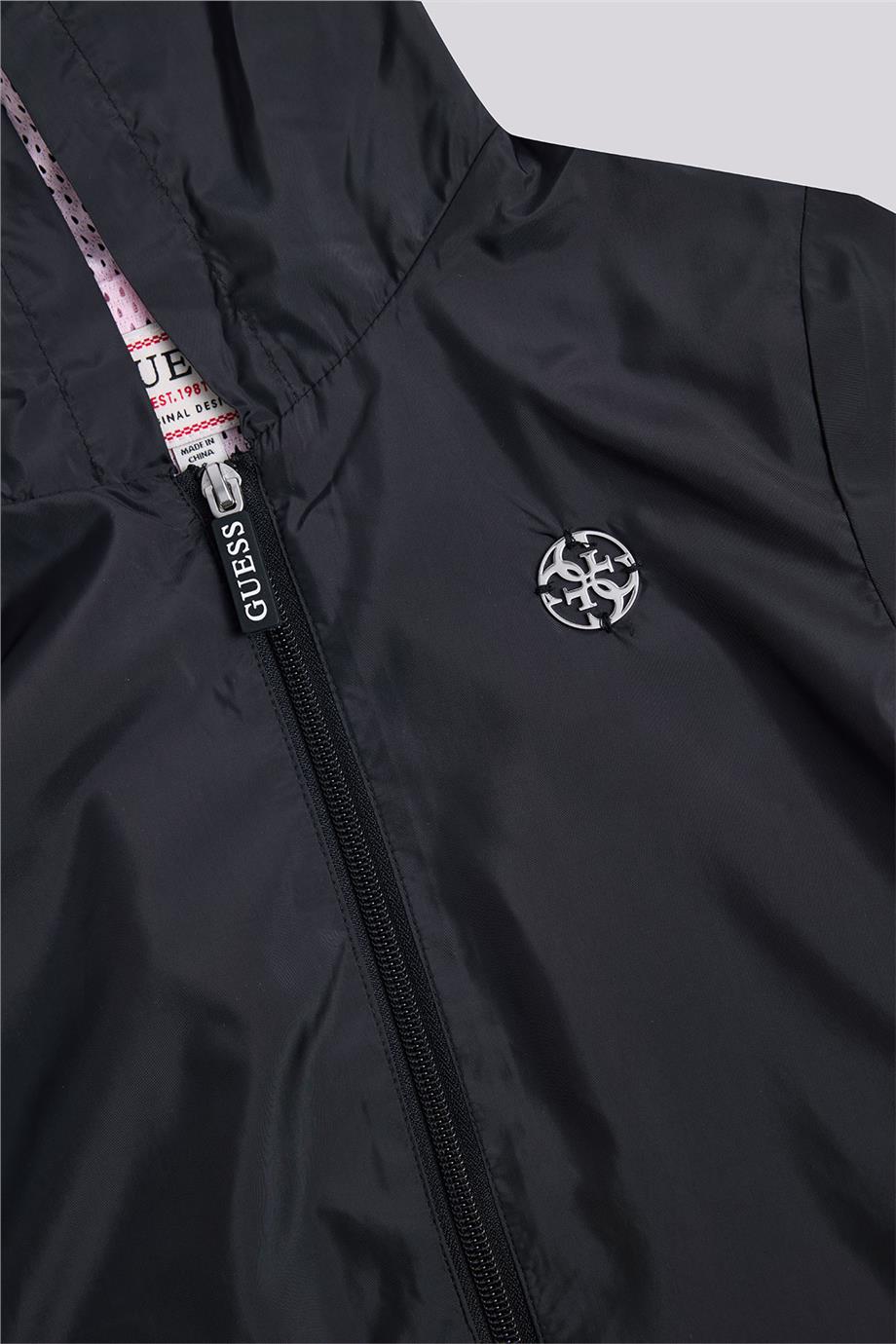 Guess Kız Çocuk Siyah YağmurlukGuess Kız Çocuk Siyah Yağmurluk